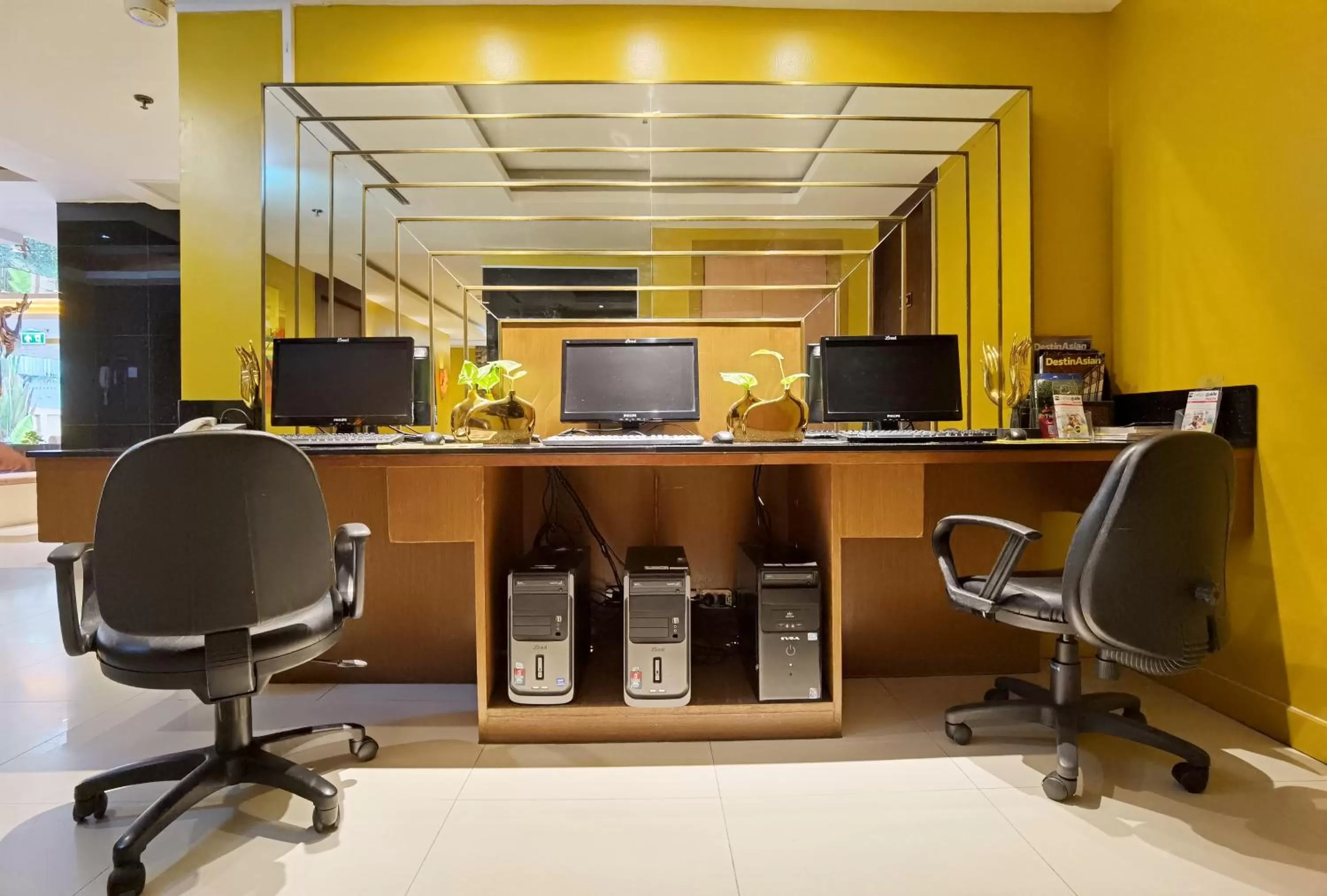 Business facilities in Nova Gold Hotel Pattaya