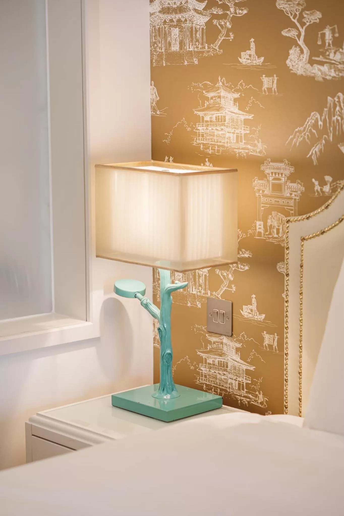 Bed in Dorsett Shepherds Bush London