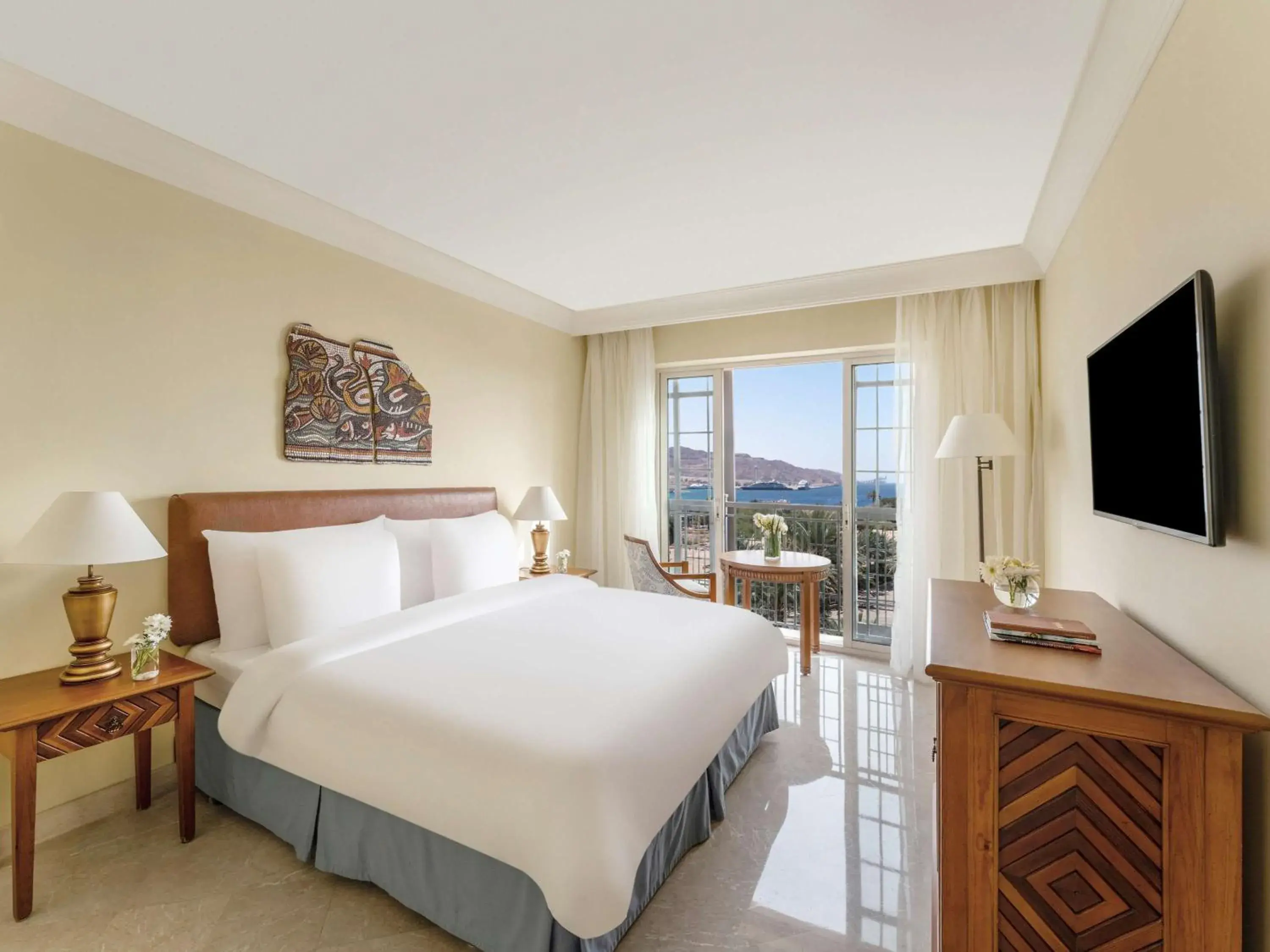 Bedroom, Bed in Movenpick Resort & Residences Aqaba