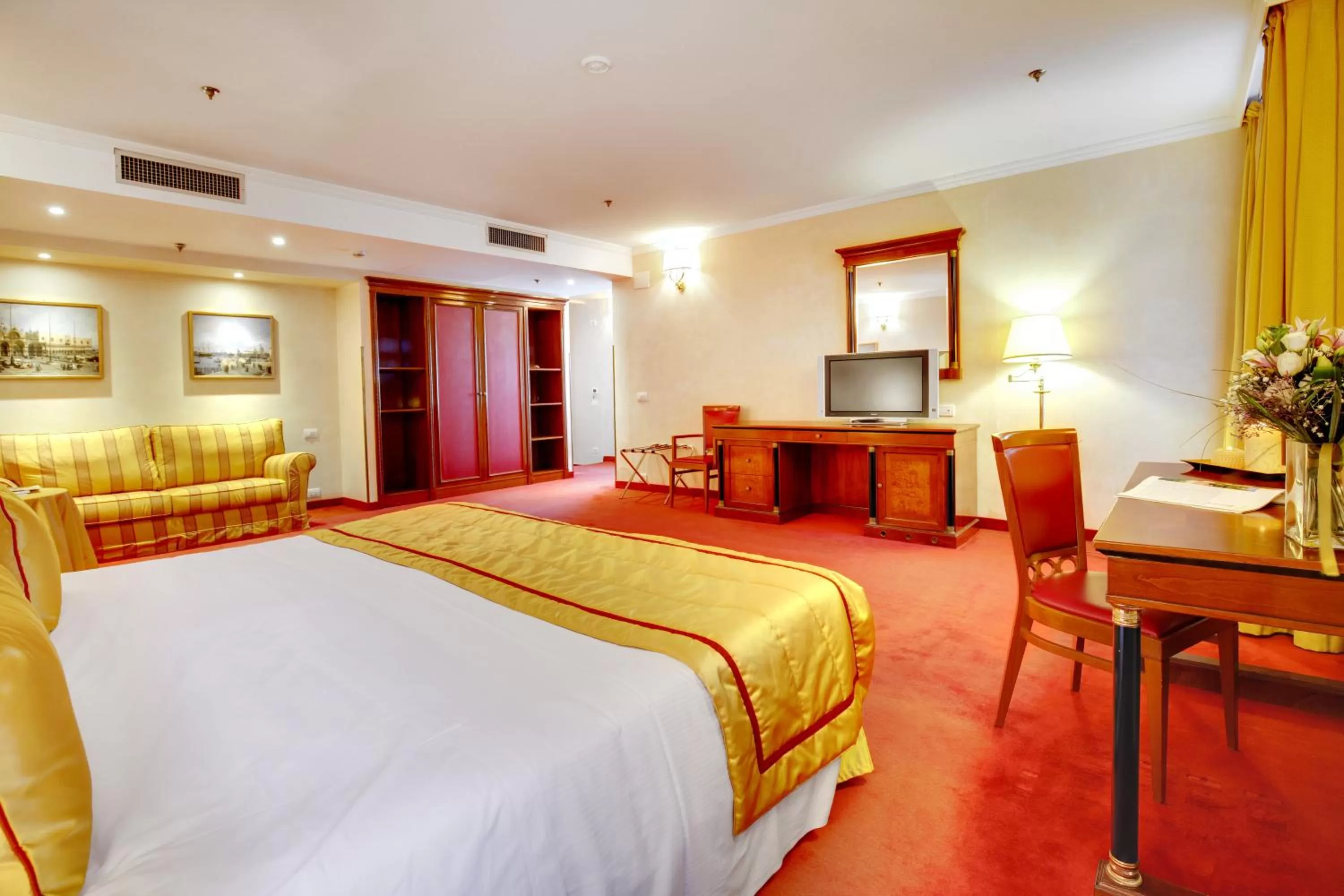 Photo of the whole room, Bed in Hotel Donà Palace