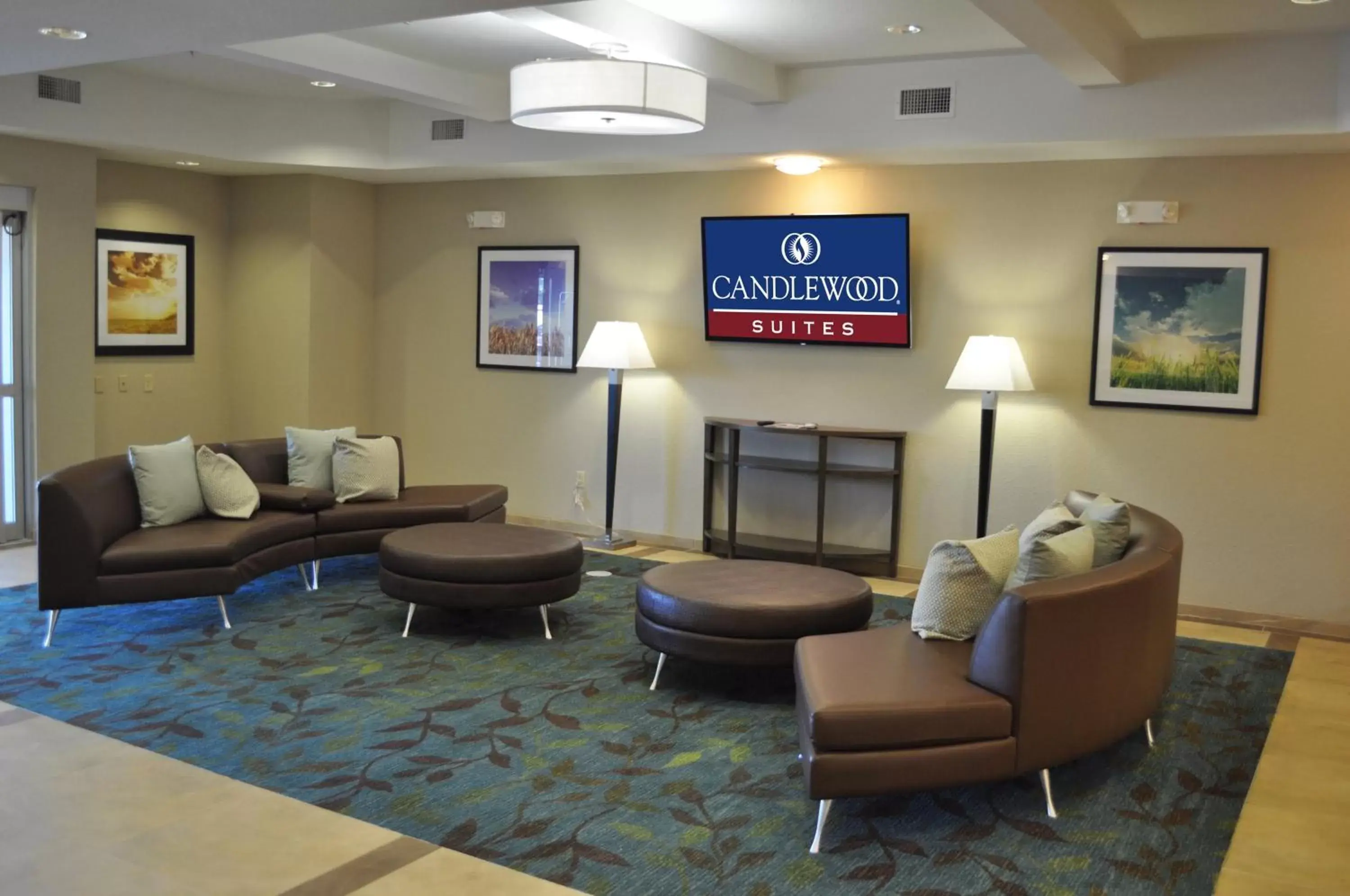 Lobby or reception, Lobby/Reception in Candlewood Suites Bay City, an IHG Hotel