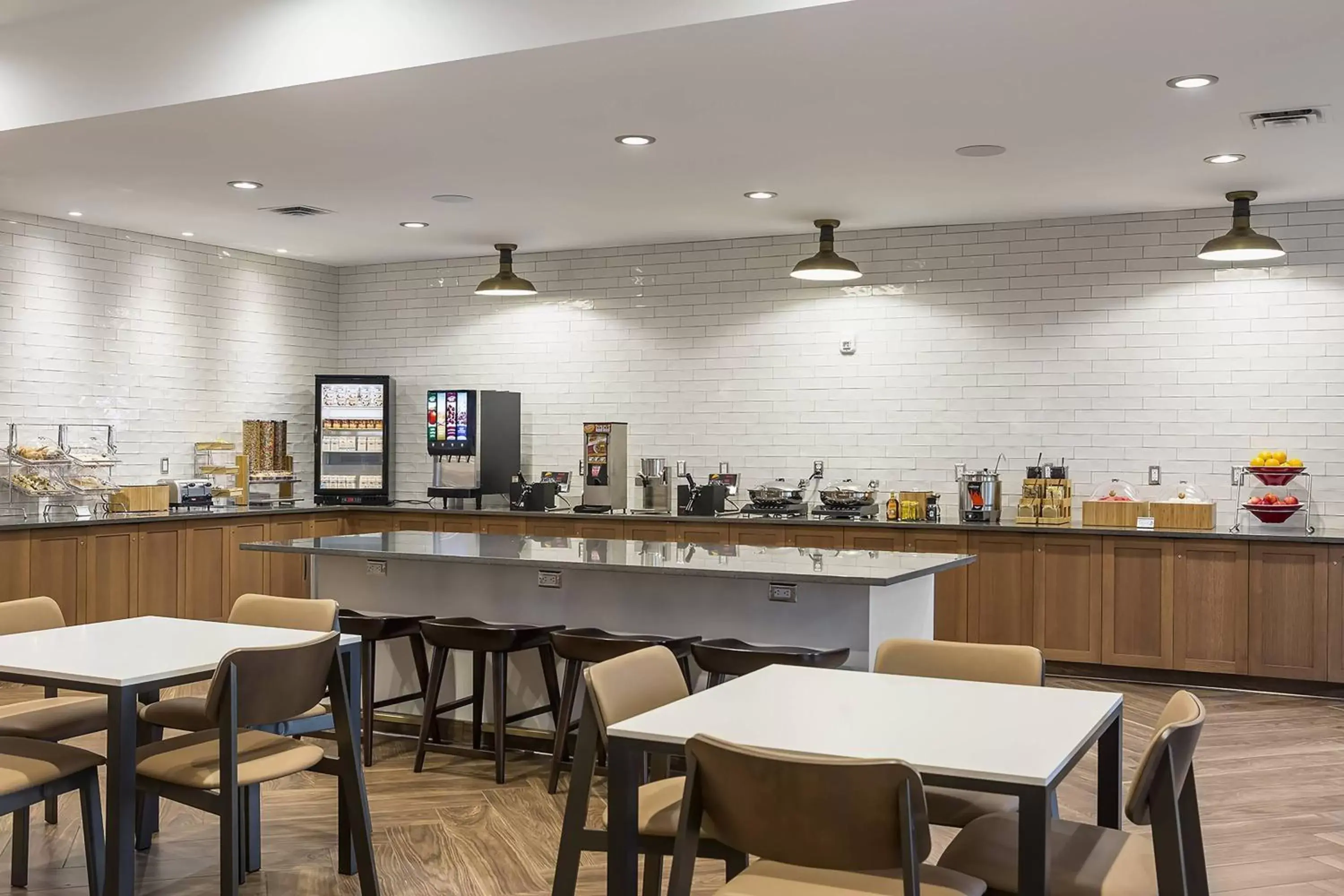 Breakfast, Restaurant/Places to Eat in Fairfield Inn & Suites by Marriott Minneapolis North/Blaine