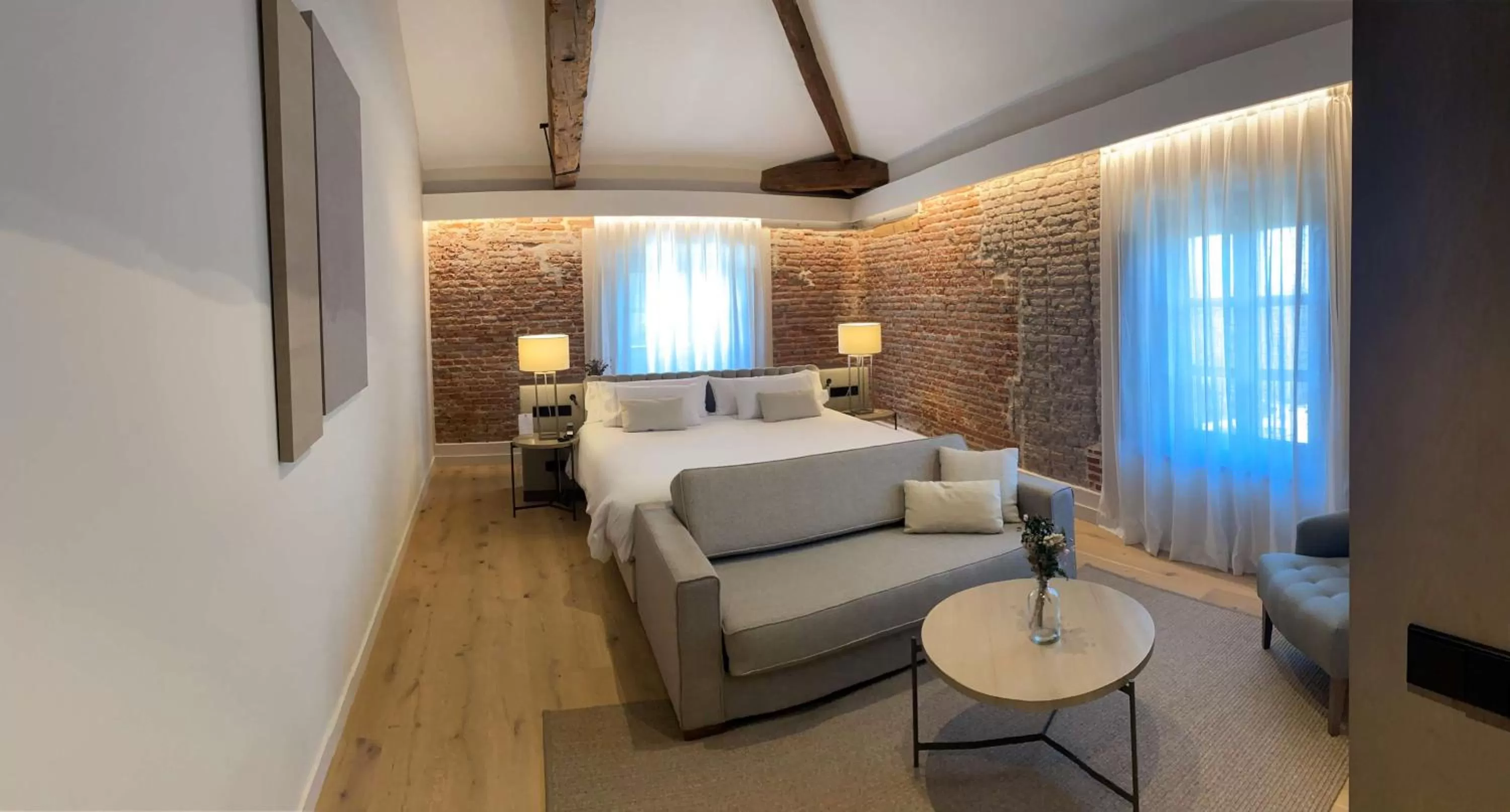 Photo of the whole room, Bed in Sofraga Palacio