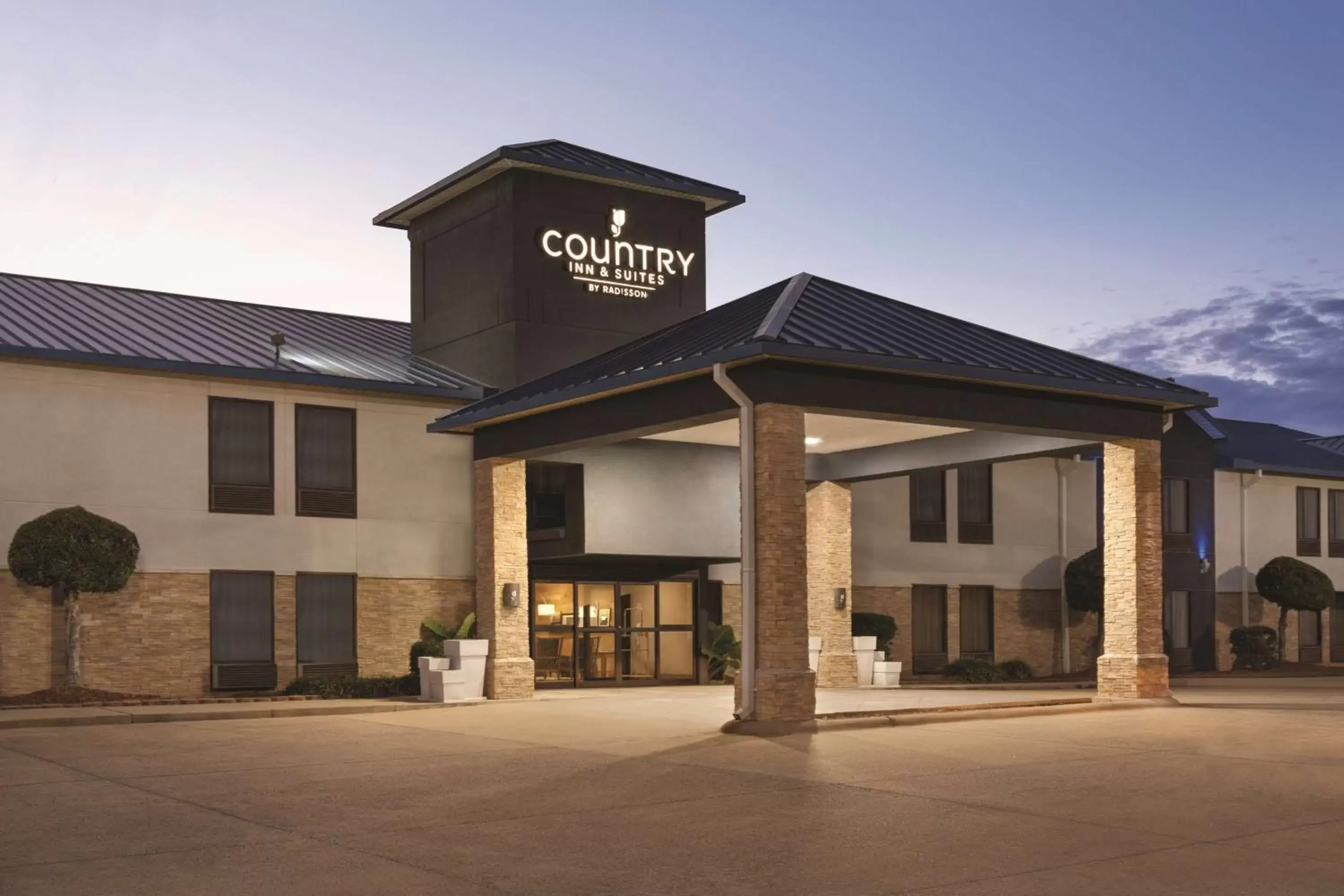 Property building in Country Inn & Suites by Radisson, Bryant (Little Rock), AR