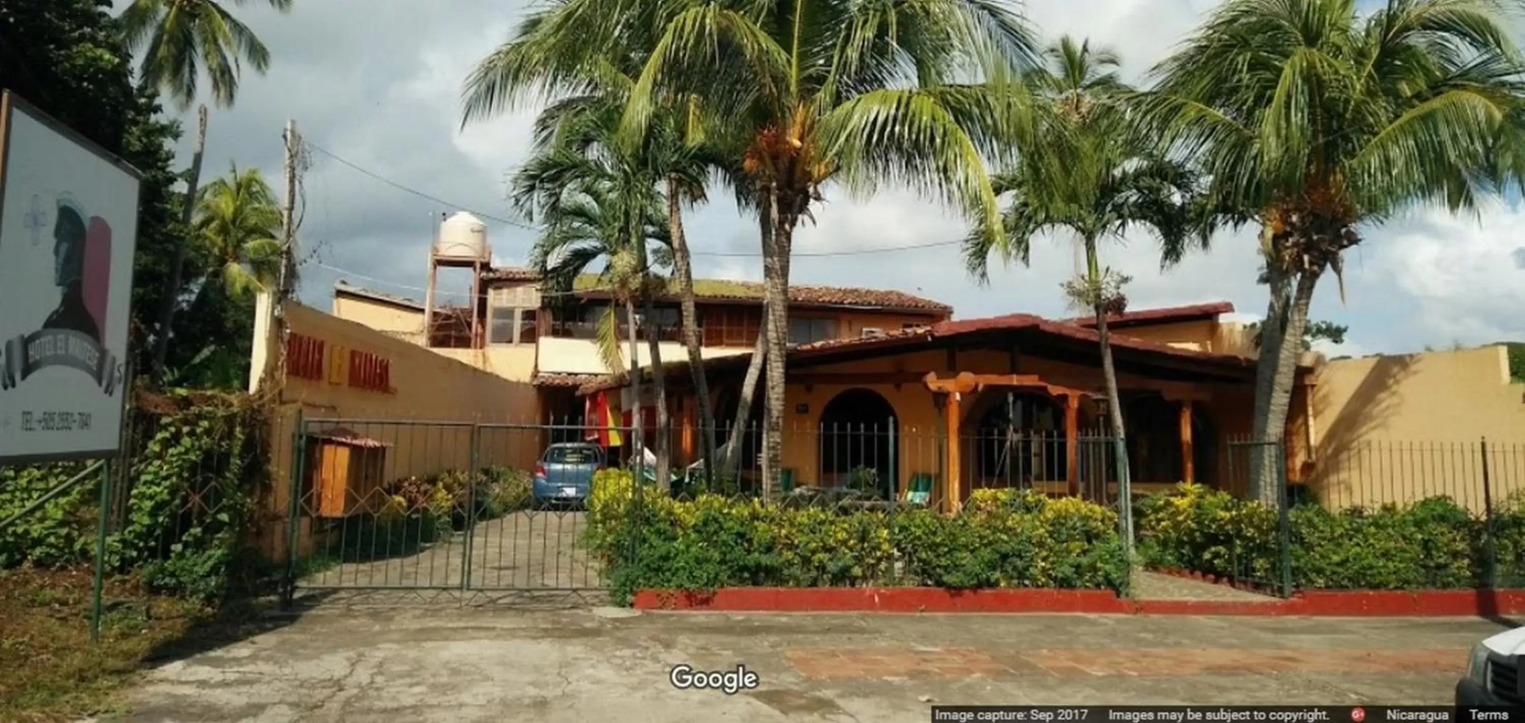 Facade/entrance in Hotel El Maltese Facade/entrance in Hotel El Maltese