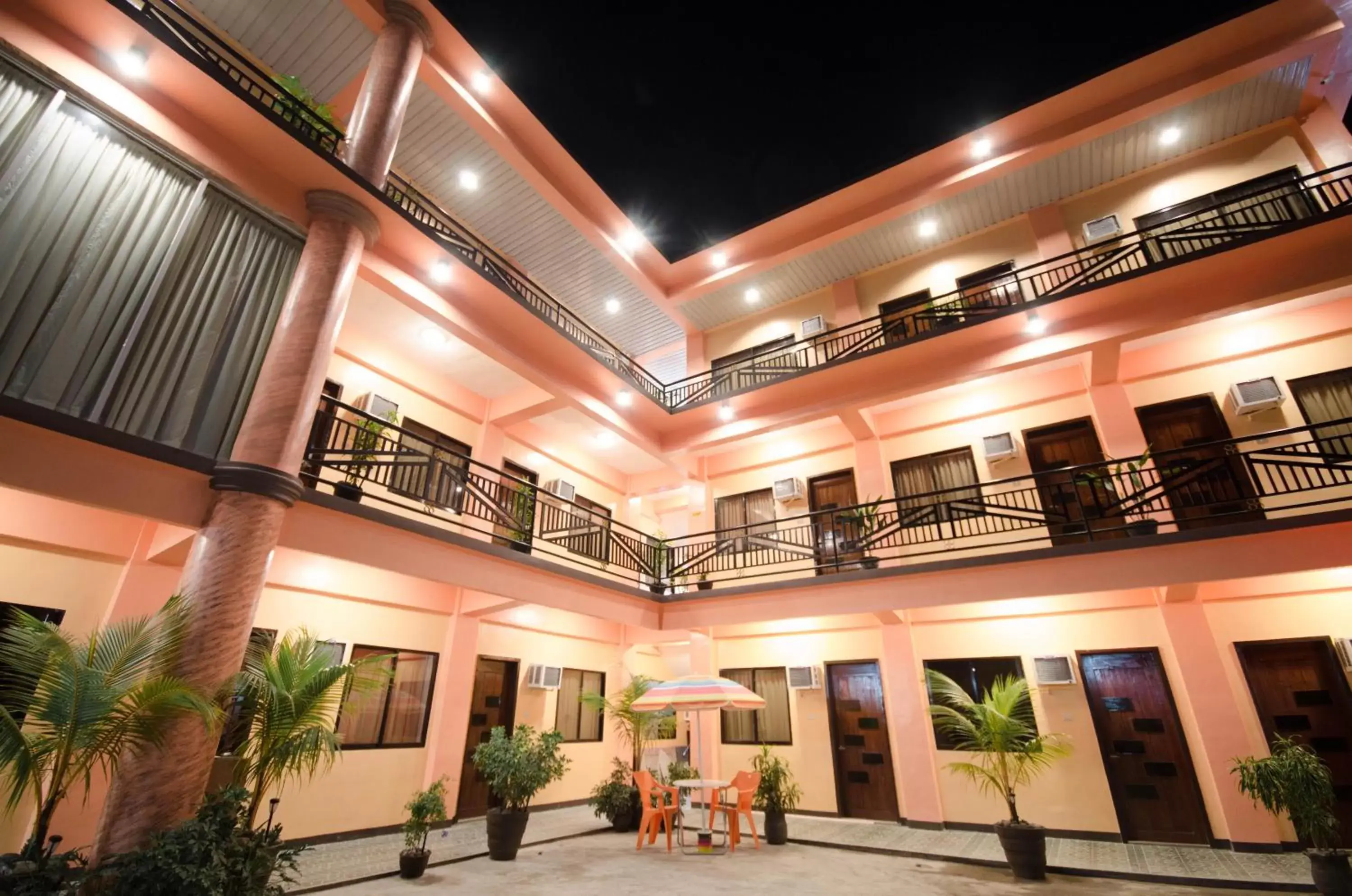 Facade/entrance, Lobby/Reception in RSG Microhotel