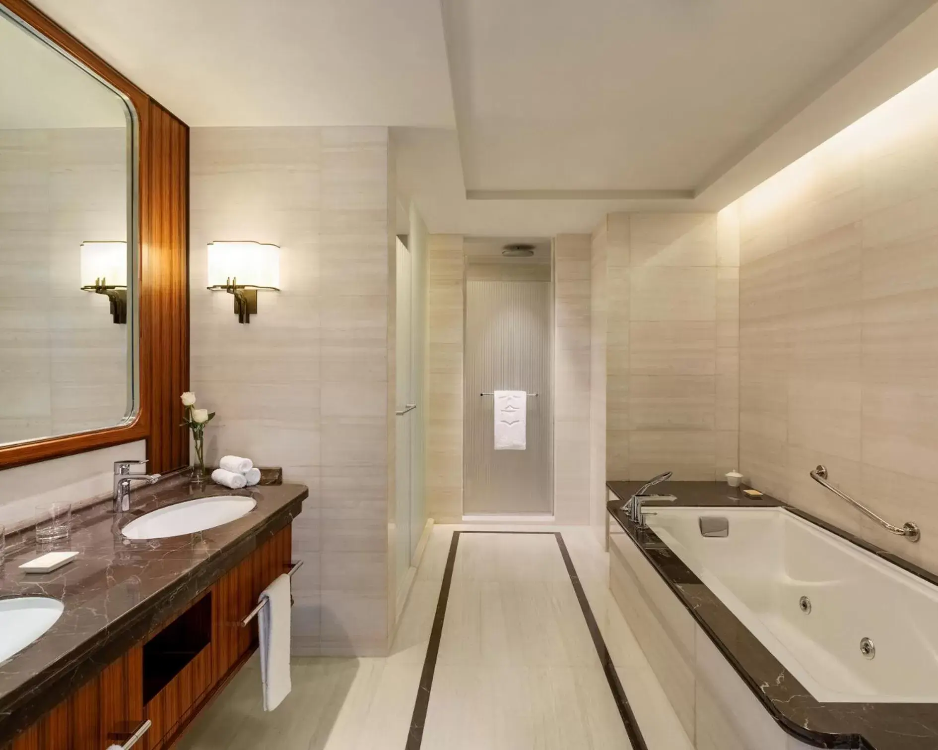 Hot Tub, Bathroom in Shangri-La Qufu