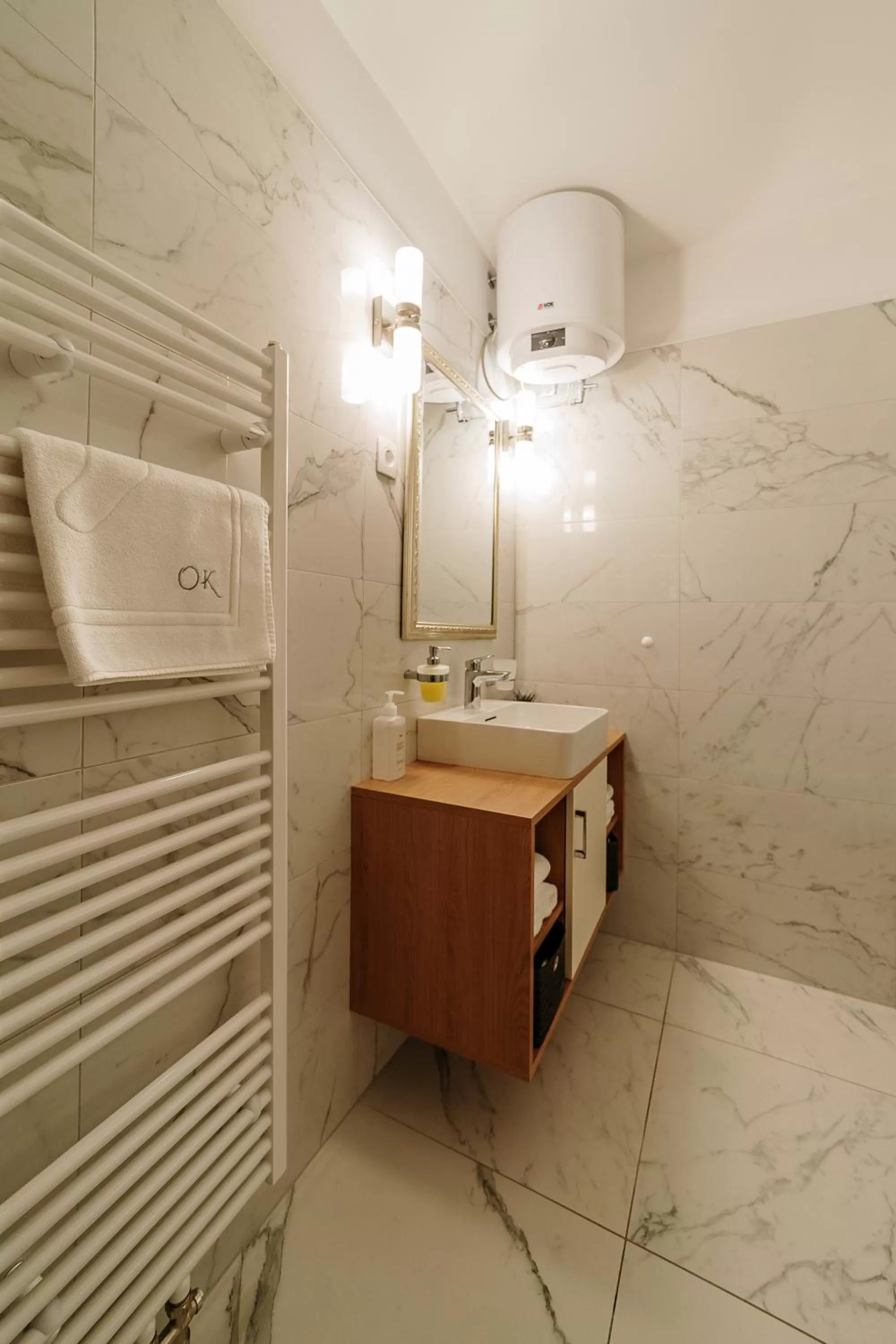 Bathroom in Operna klet Ljubljana