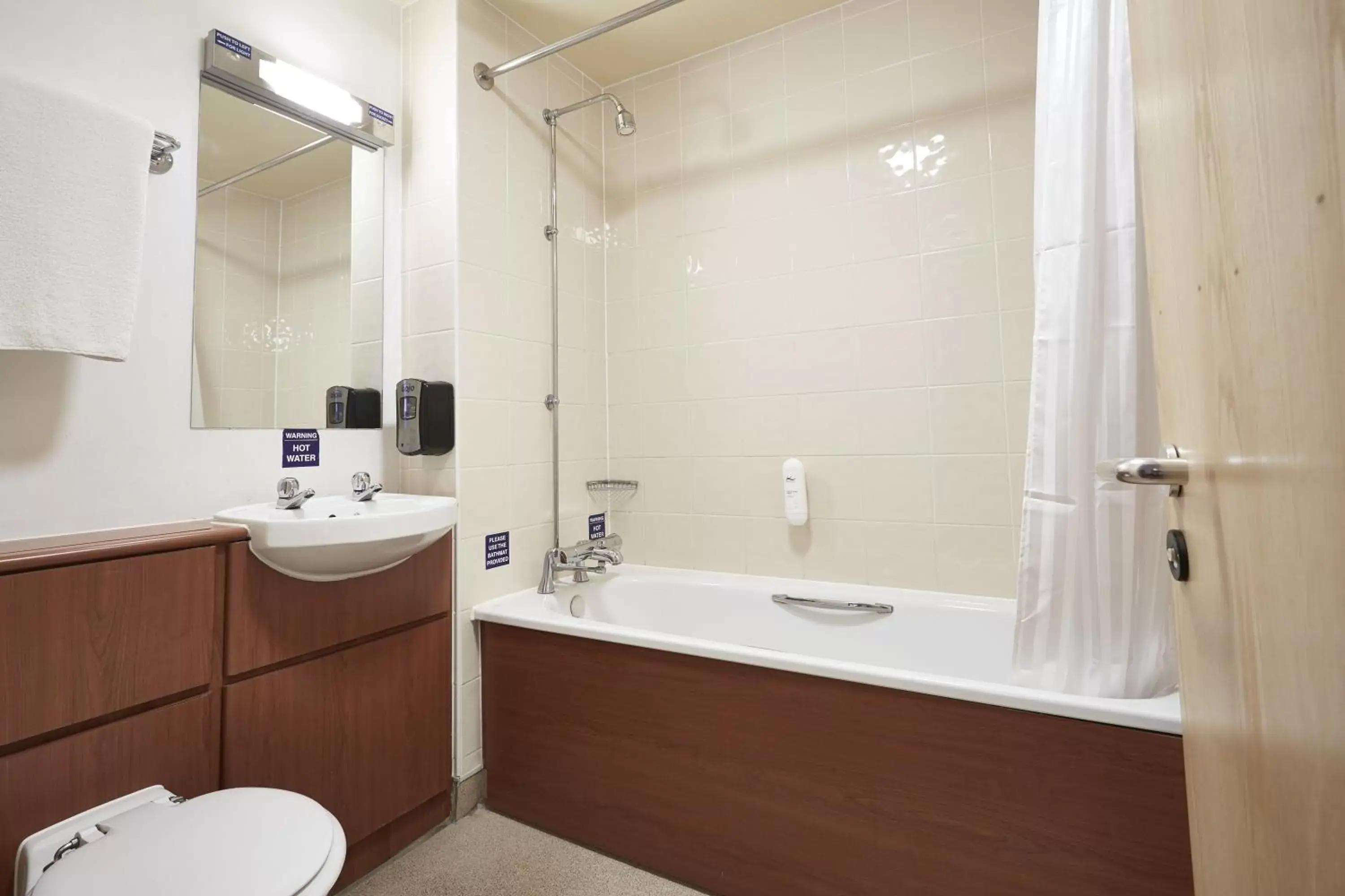 Twin Room in The Wishing Well Twin Room in The Wishing Well