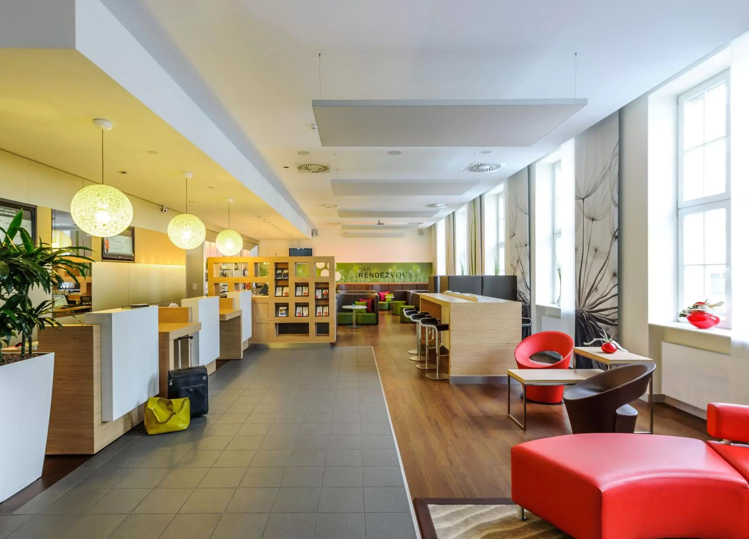 Lobby or reception, Restaurant/Places to Eat in ibis Karlsruhe Hauptbahnhof