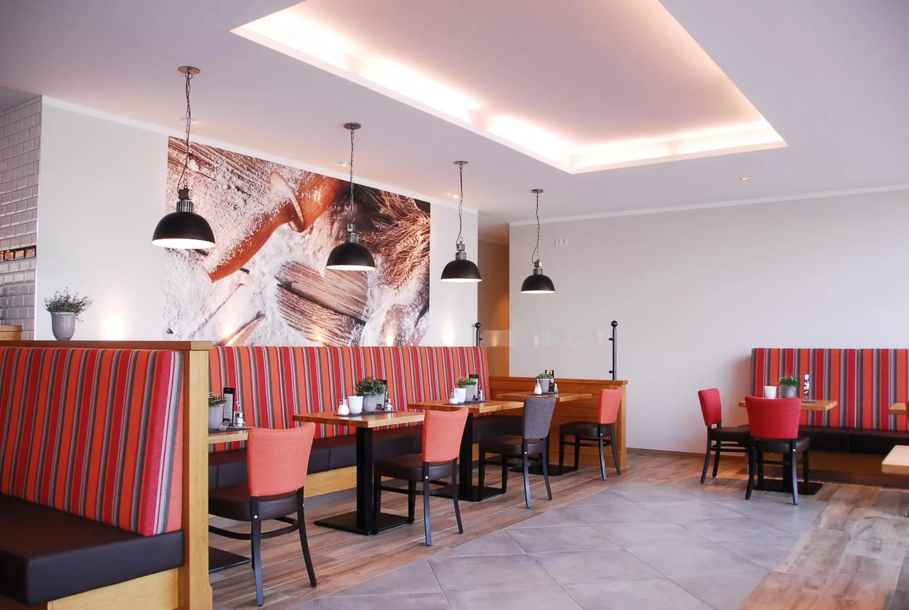 Breakfast, Restaurant/Places to Eat in IBB Hotel Paderborn