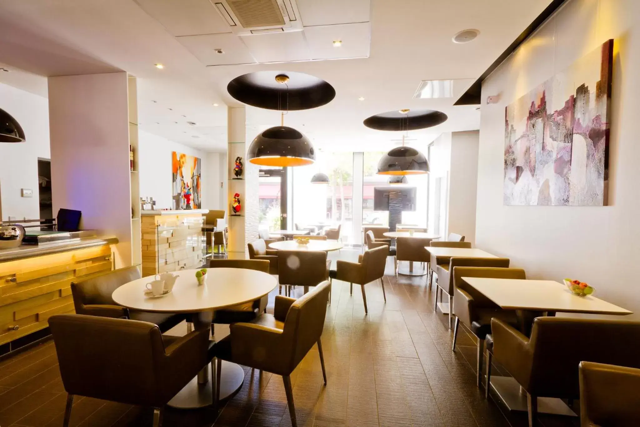 Restaurant/Places to Eat in Hôtel et Spa La Villa K - Basel Airport