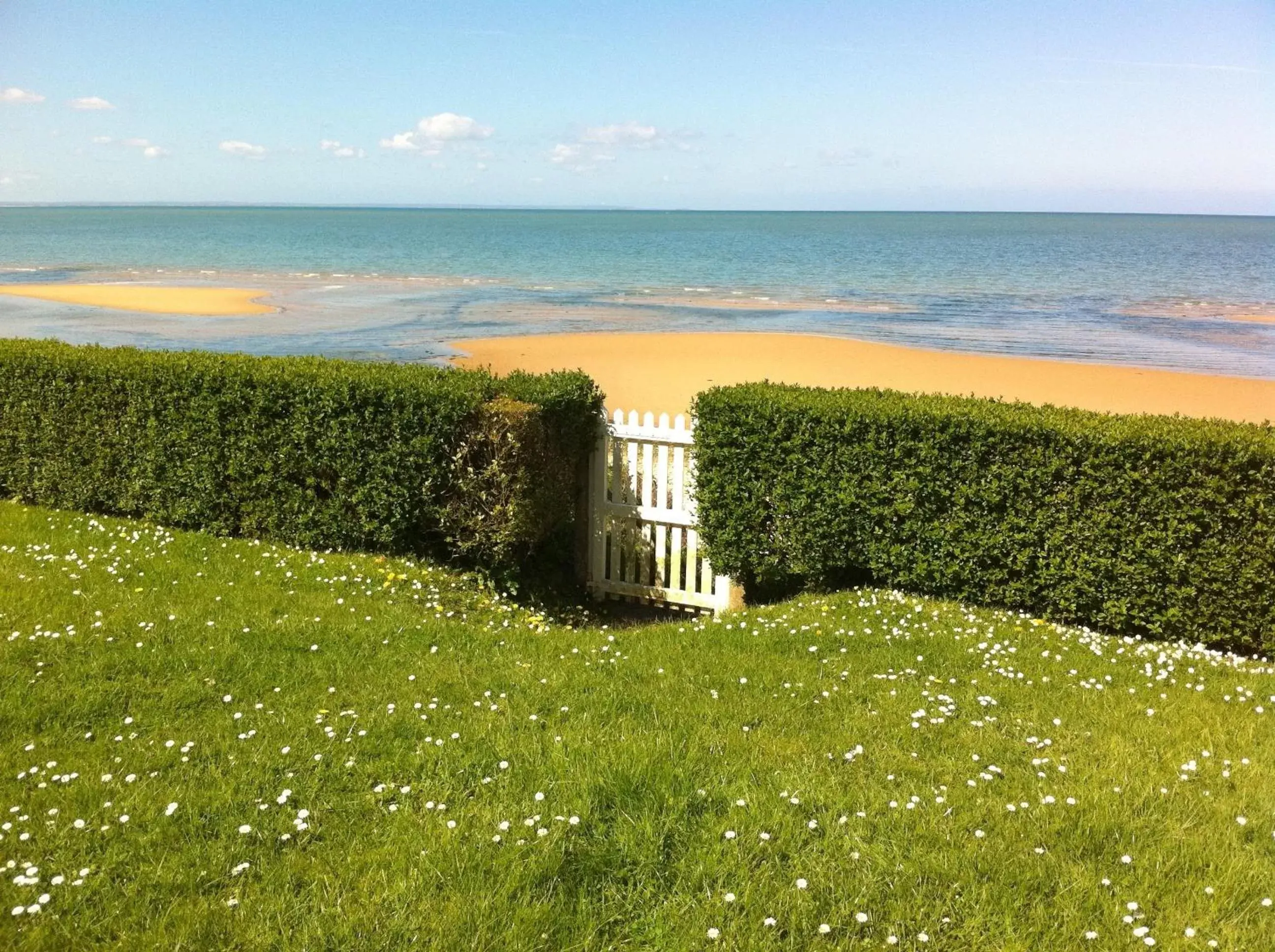 Garden in Chambres d'hôtes Les 4 Vents Pointe du Hoc - Landing Beaches