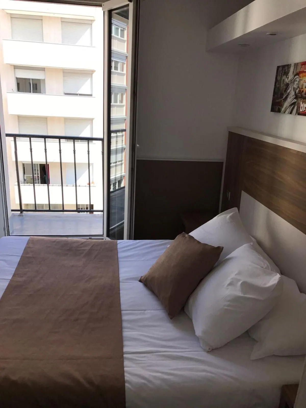 Bed in Grand Hotel Nouvel Opera