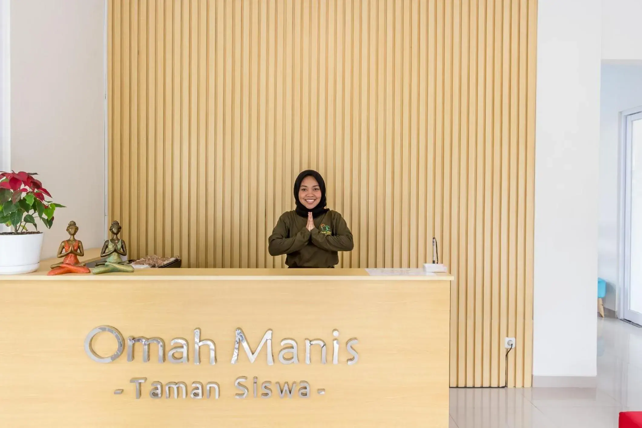 Staff, Lobby/Reception in Omah Manis