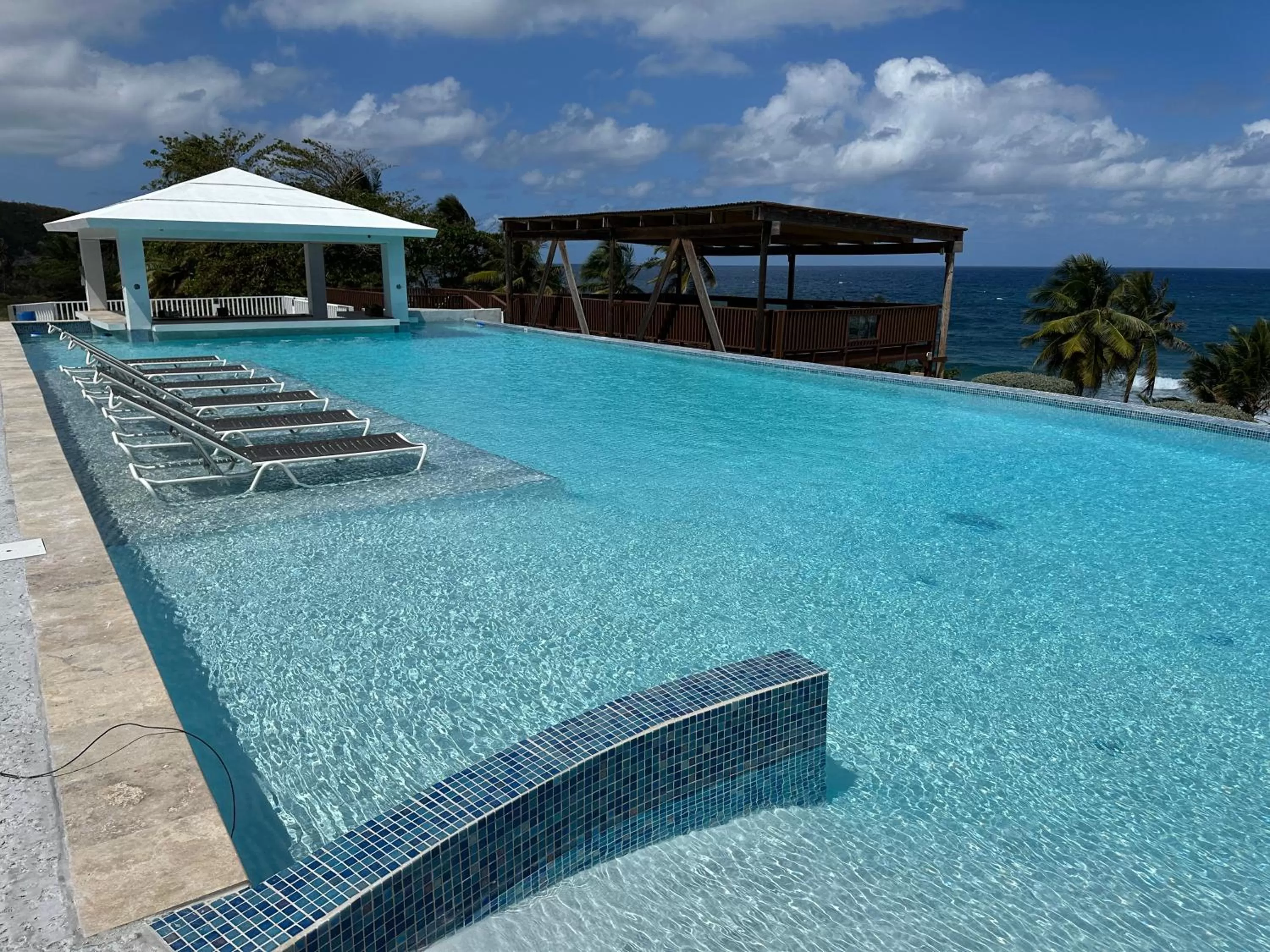 Swimming pool in Hotel El Guajataca