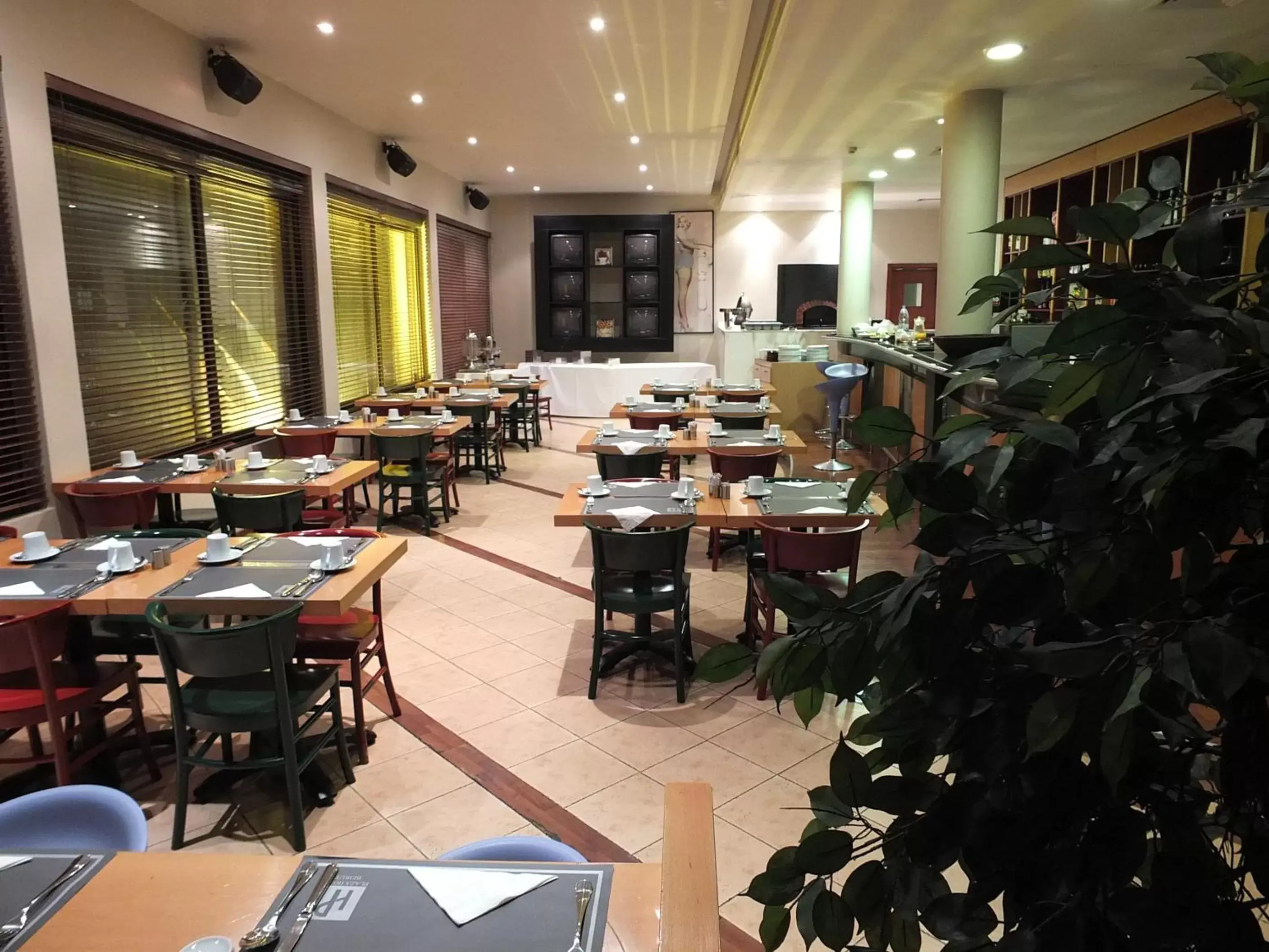 Restaurant/Places to Eat in Plaza Hotel Beirut