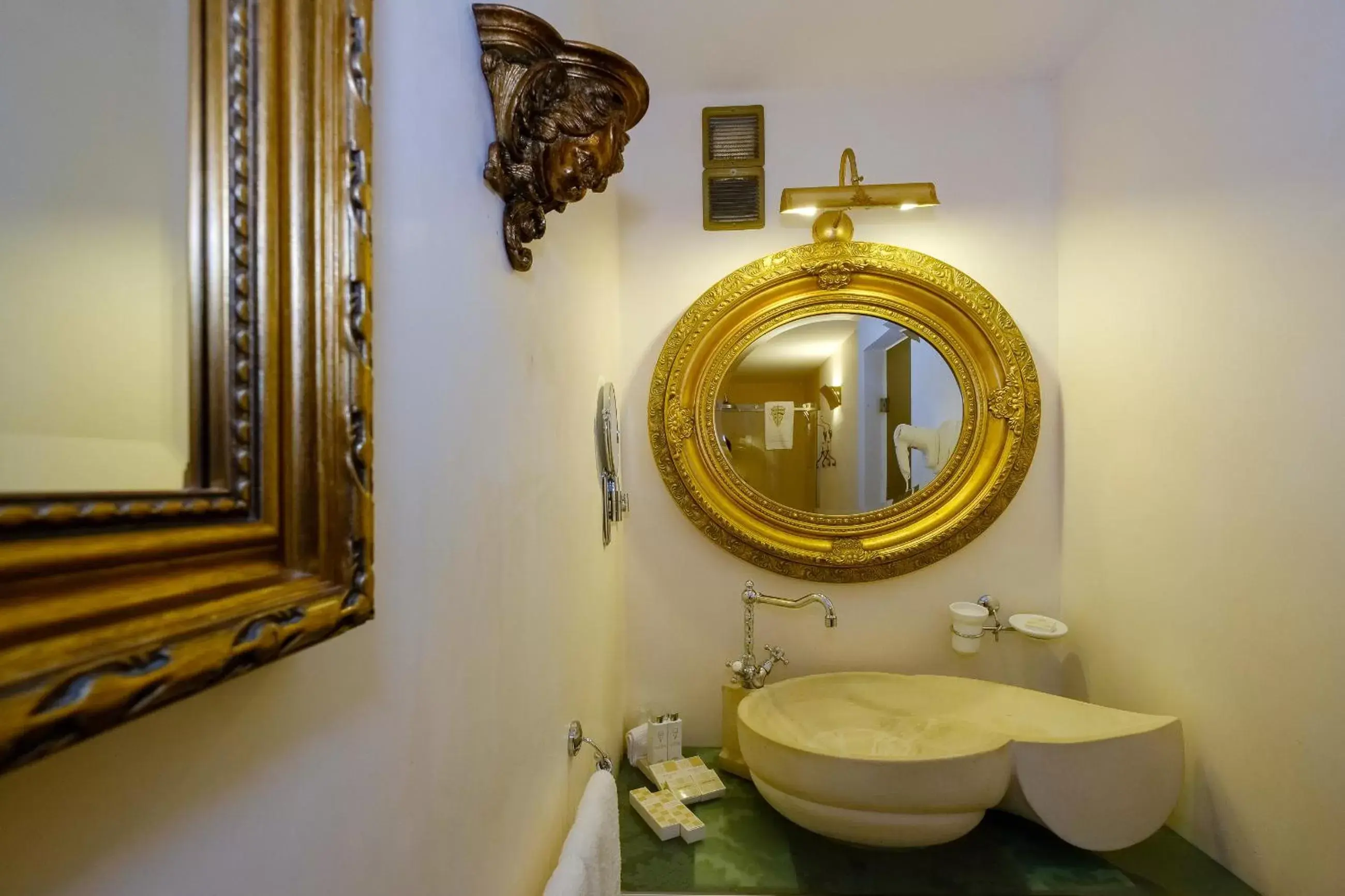 Bathroom in Palazzo Gallo Resort