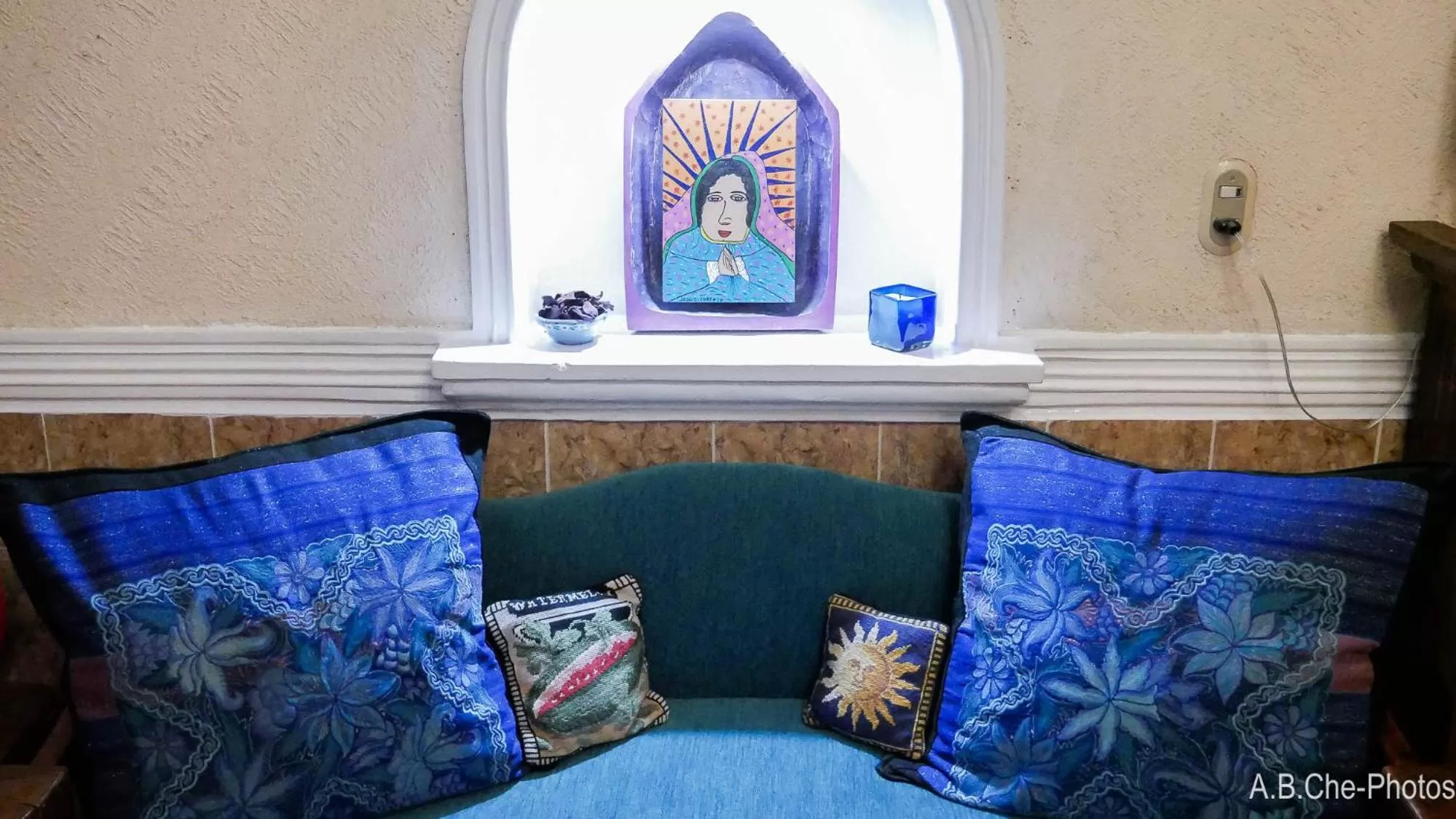 Seating area, Bed in Casona Rosa B&B, Morelia