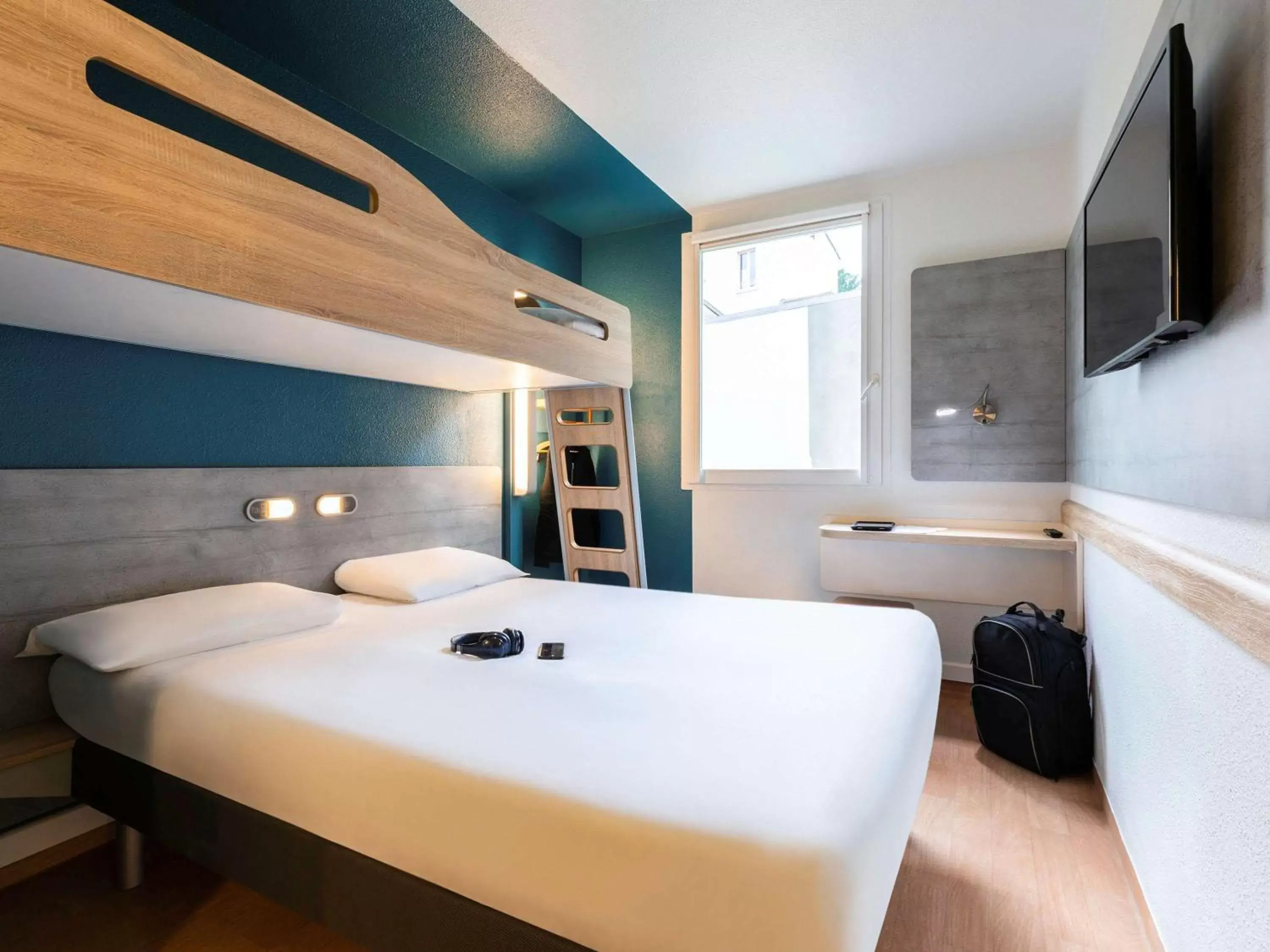 Photo of the whole room, Bunk Bed in ibis budget Reims Thillois