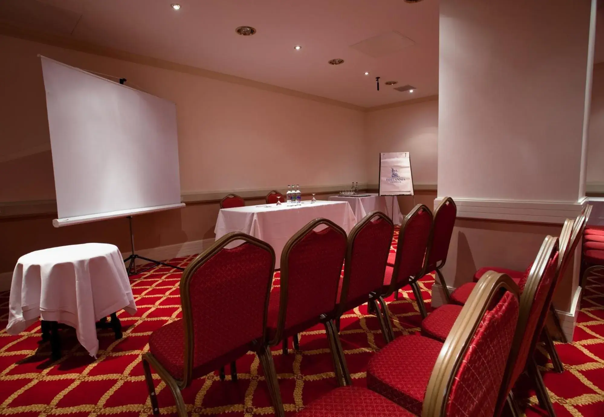 Business facilities in Adelphi Hotel