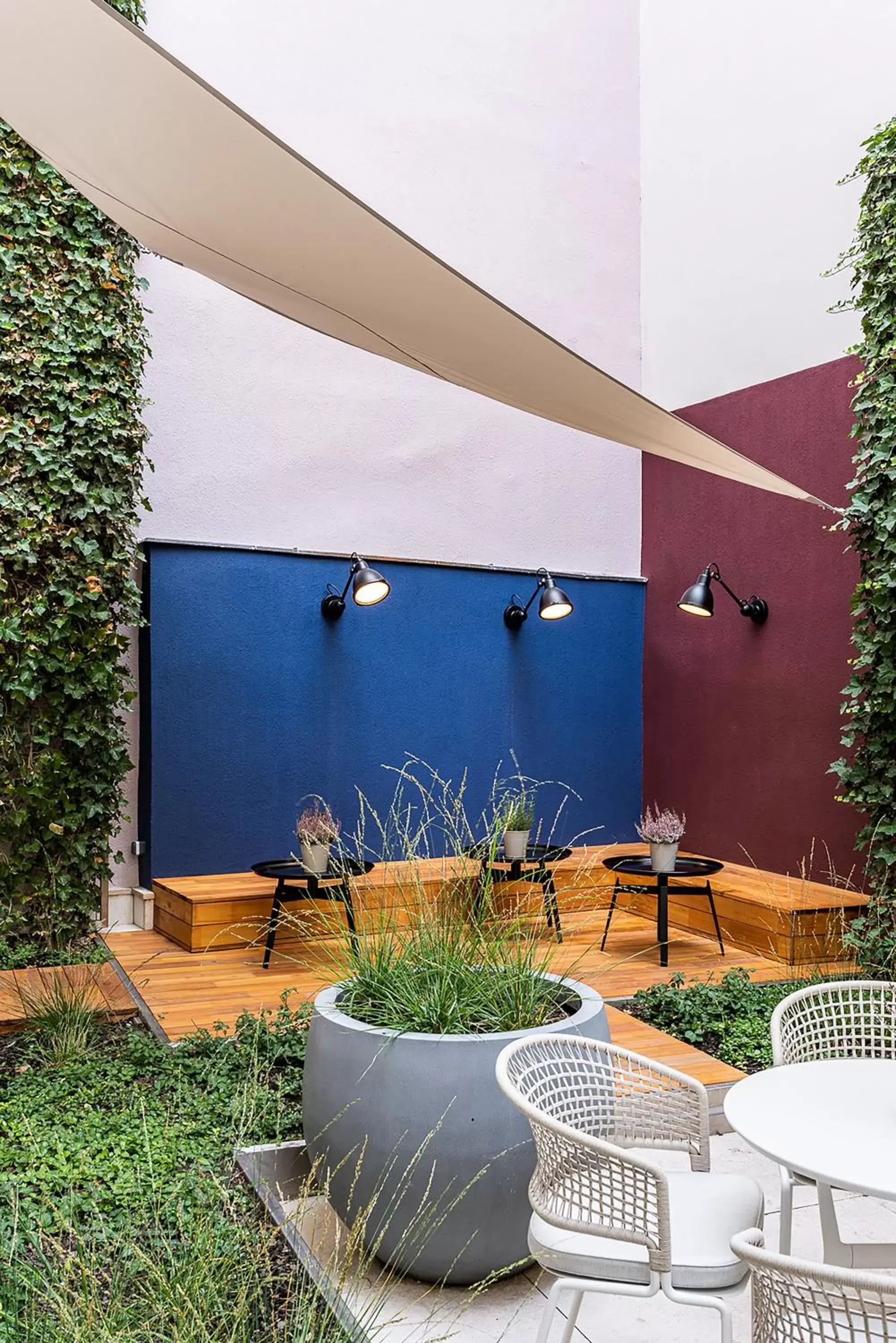 Facade/entrance in Maximilian Hotel Facade/entrance in Maximilian Hotel