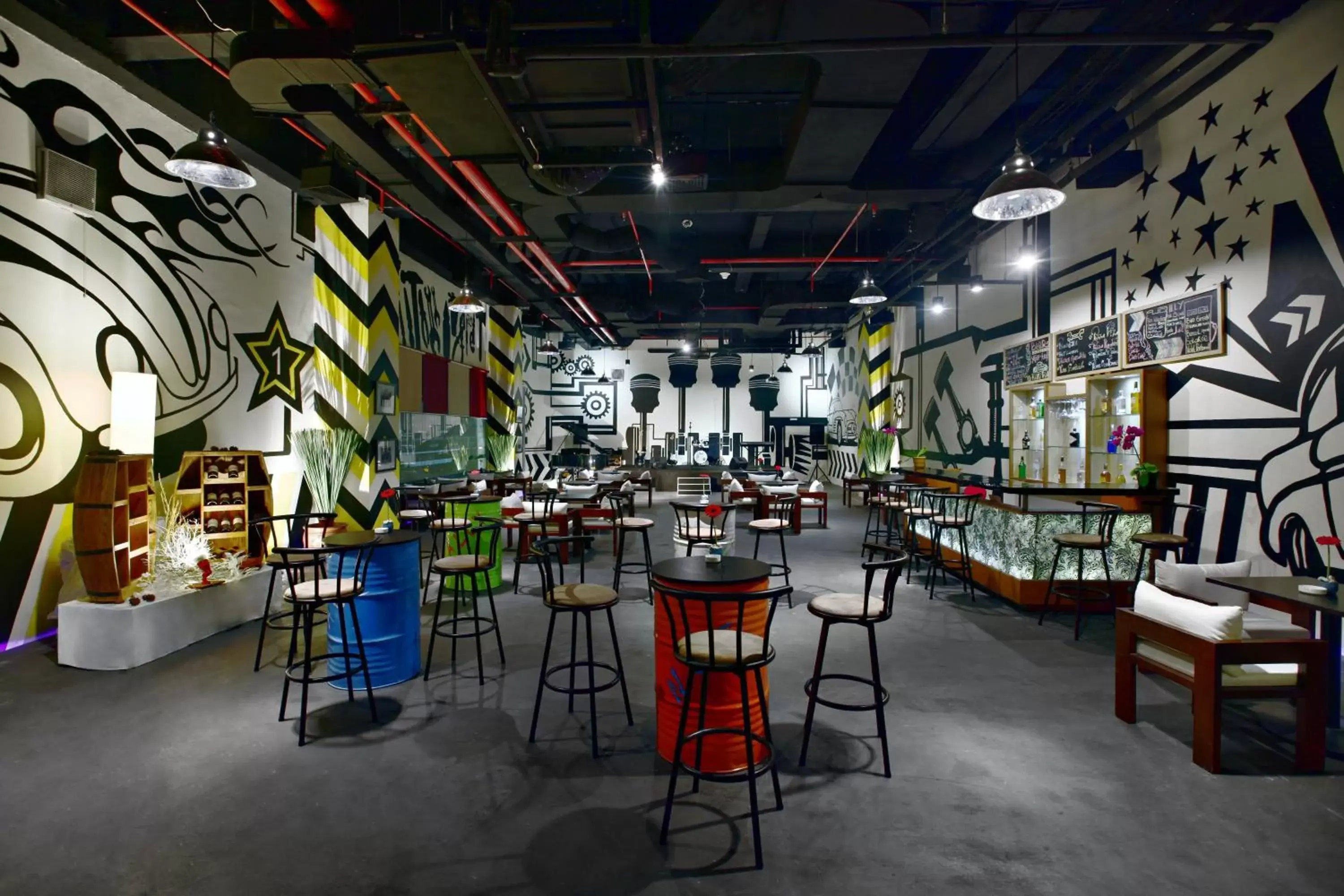 Lounge or bar in Atria Hotel Malang Lounge or bar in Atria Hotel Malang