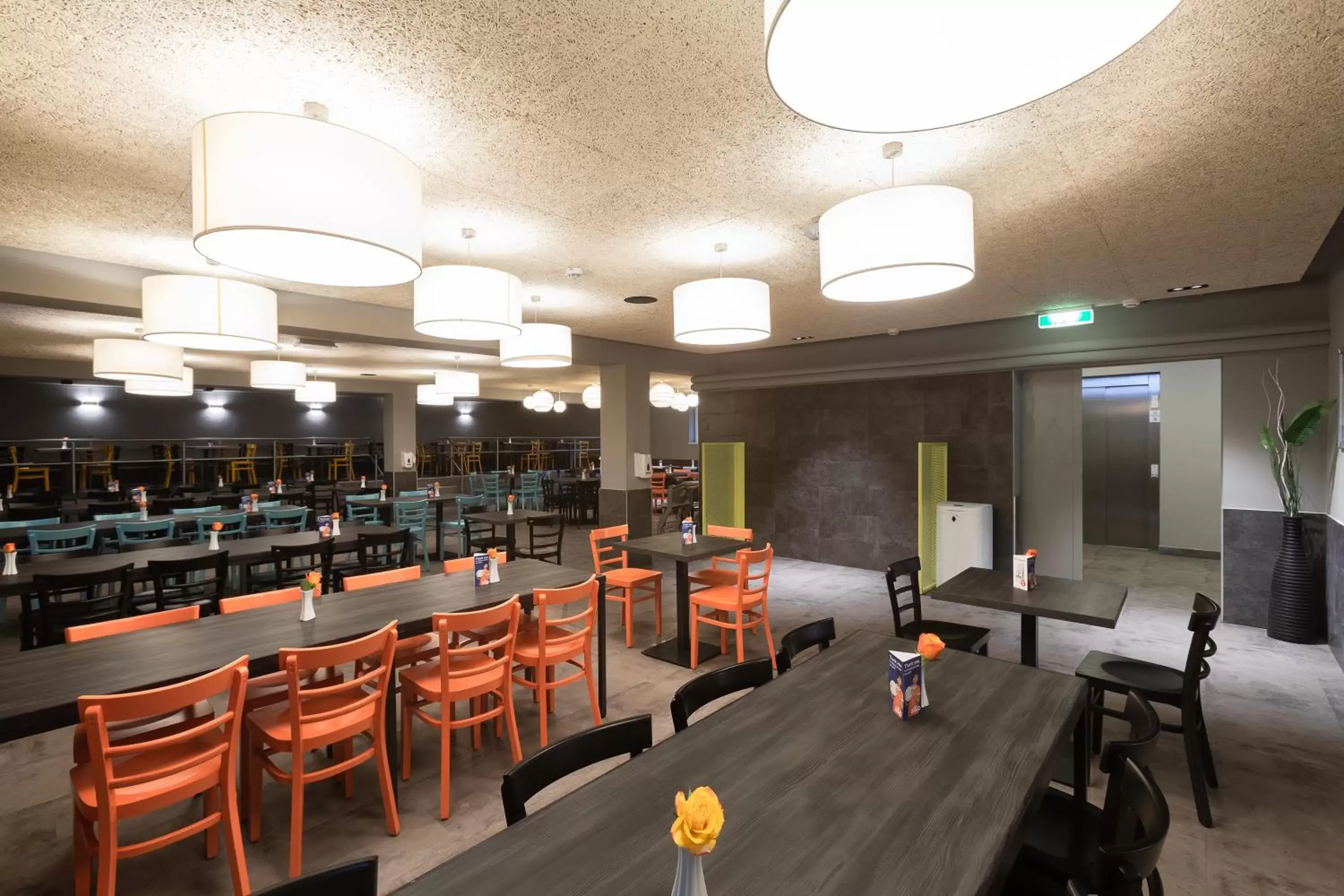 Restaurant/places to eat in a&o Berlin Hauptbahnhof Restaurant/places to eat in a&o Berlin Hauptbahnhof