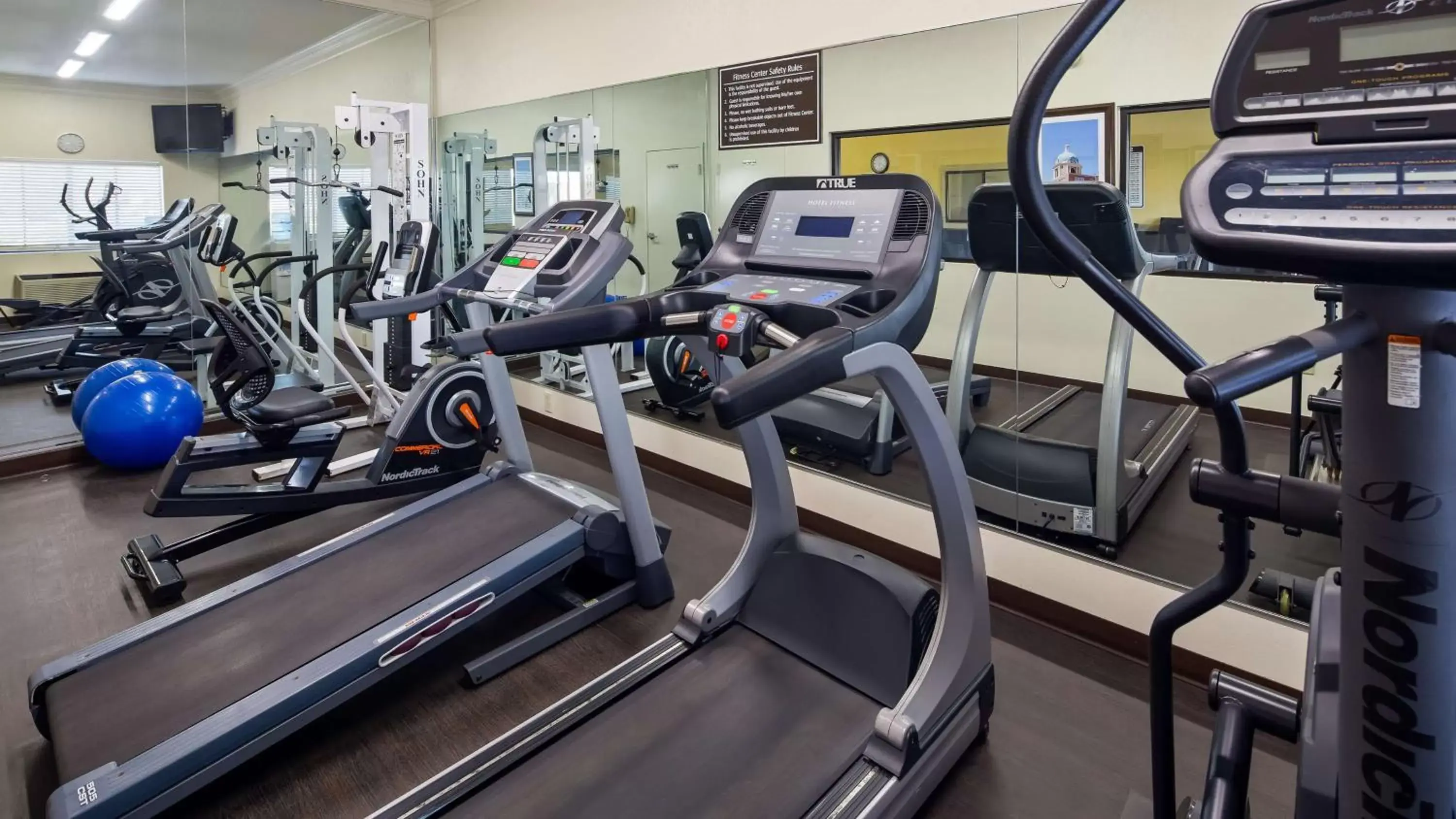 Fitness centre/facilities, Fitness Center/Facilities in Best Western Inn & Suites