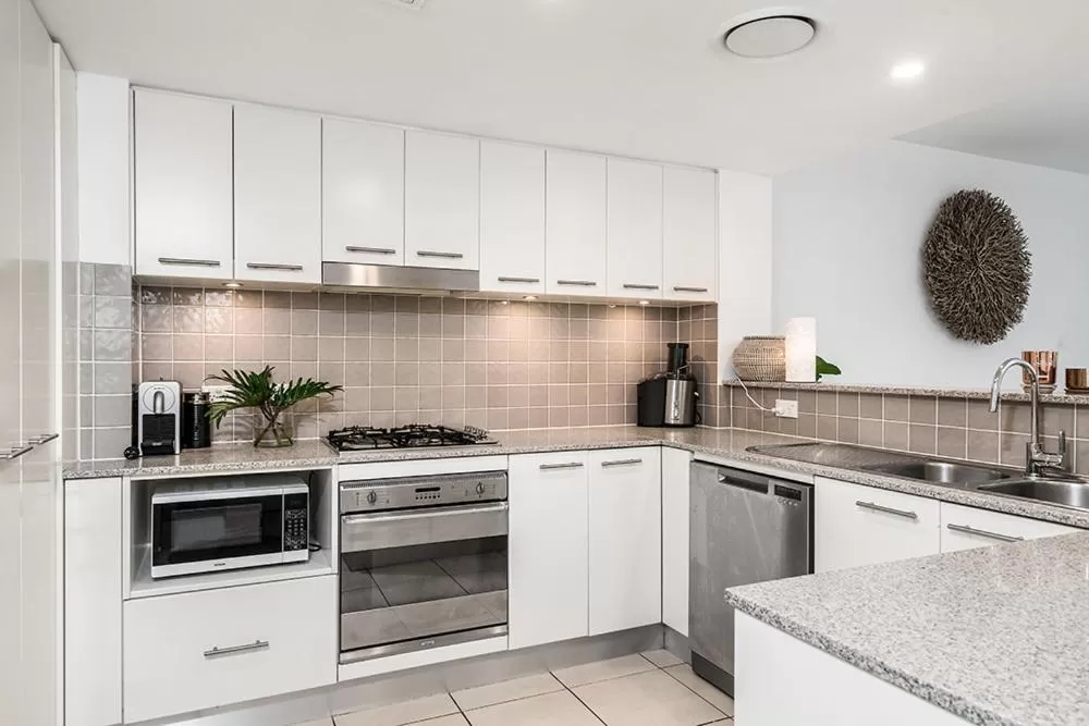 Kitchen or kitchenette in Grandview Apartments