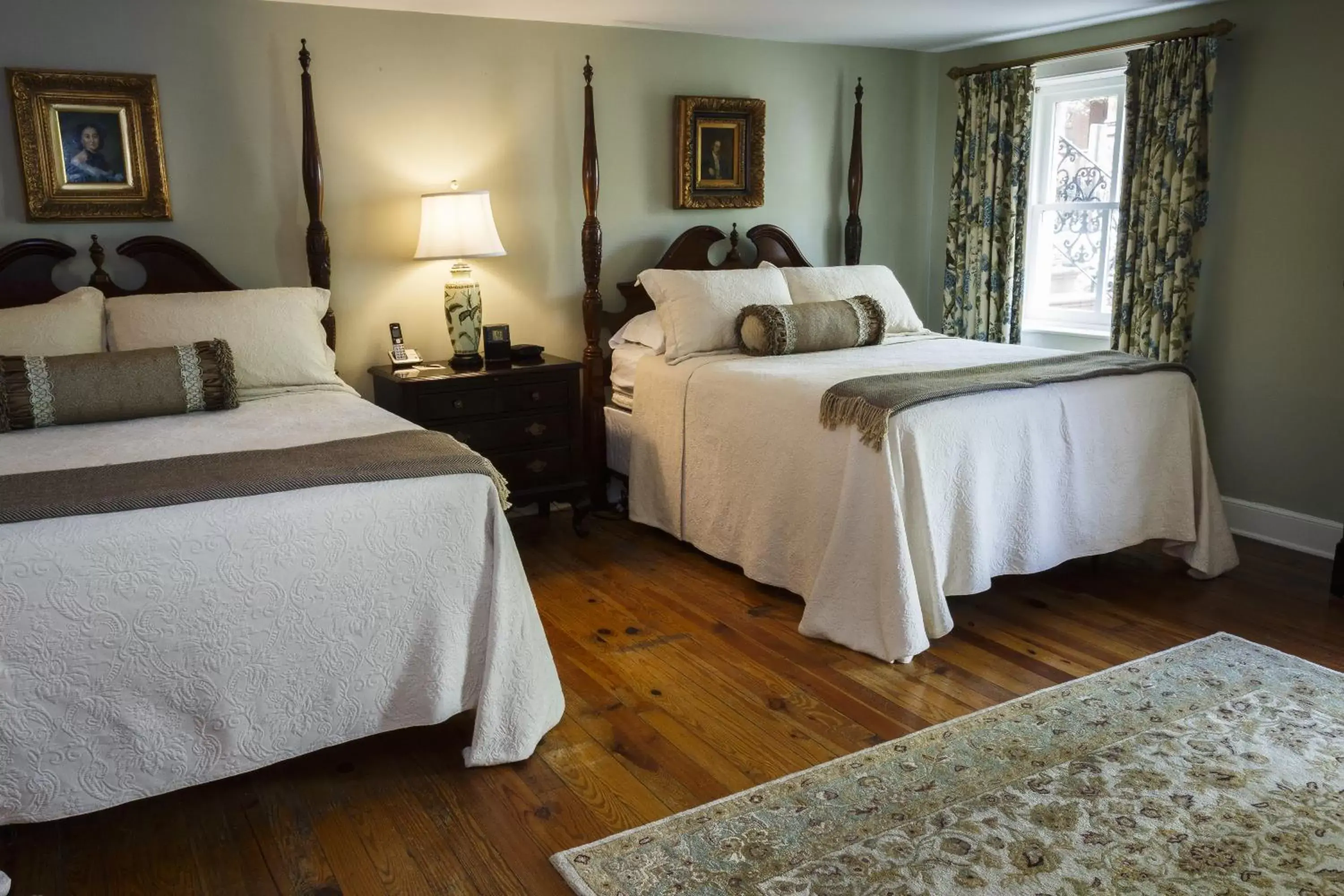 Photo of the whole room, Bed in Eliza Thompson House, Historic Inns of Savannah Collection