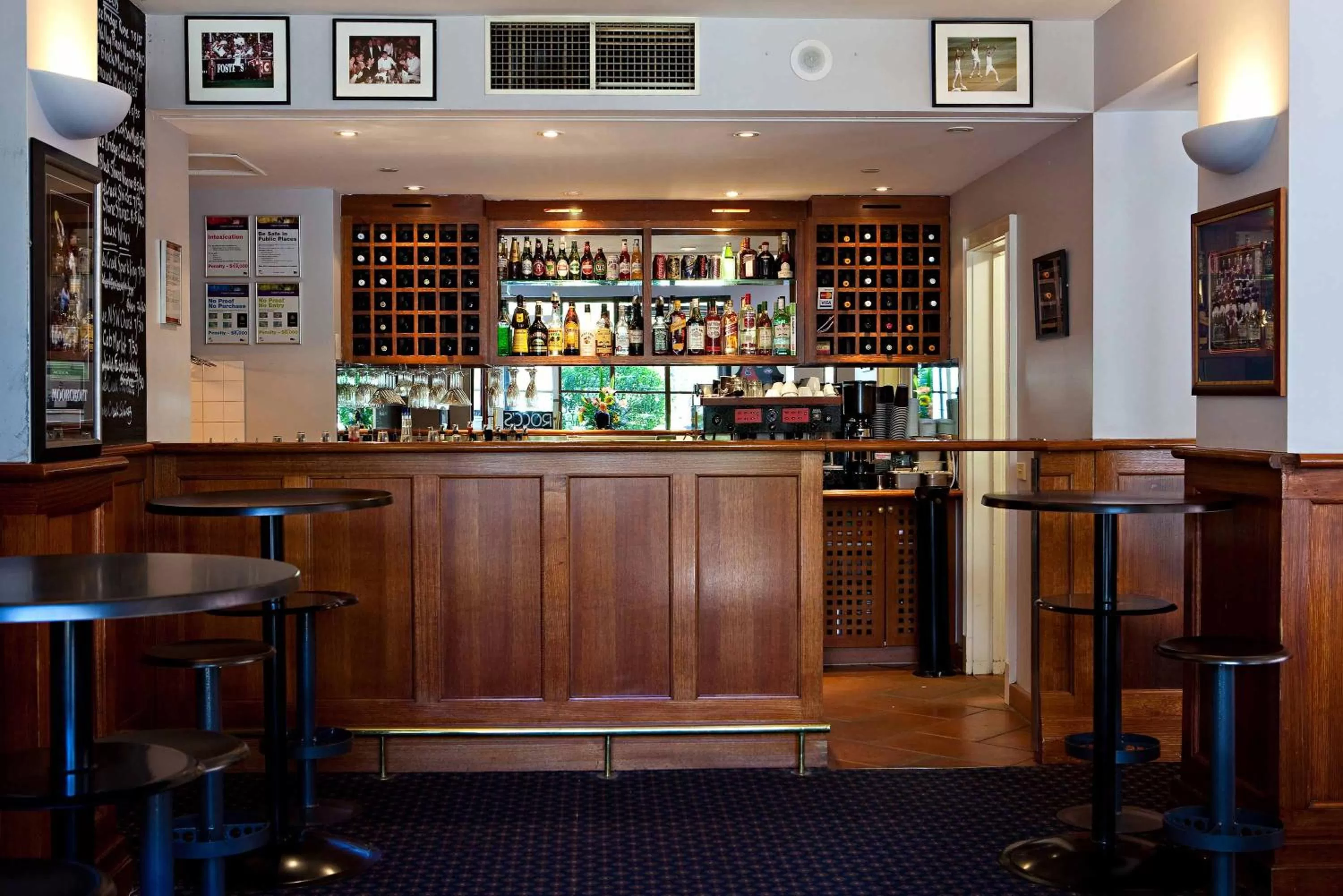 Lounge or bar in Mantra on Jolimont Melbourne