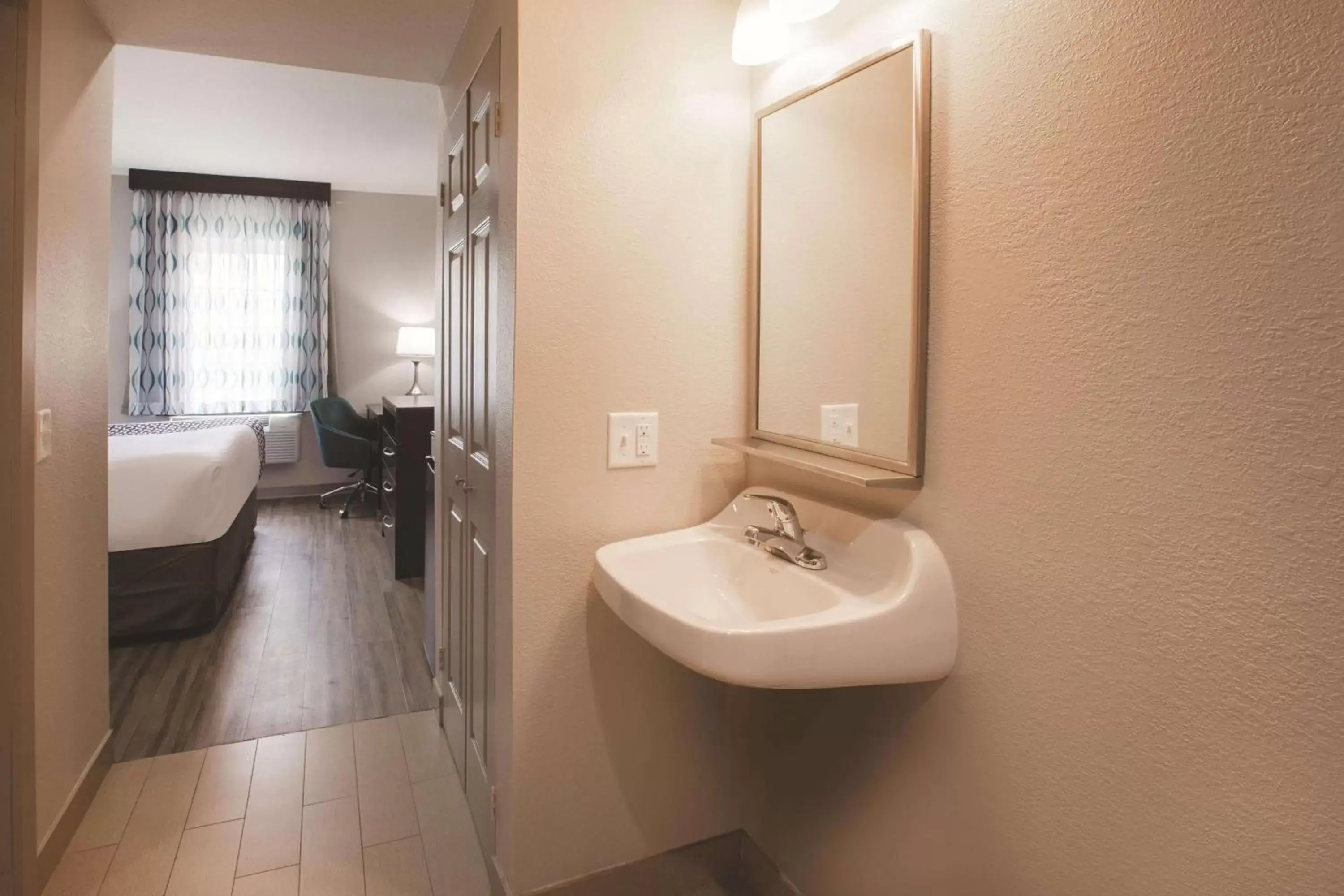 Photo of the whole room, Bathroom in La Quinta by Wyndham New Cumberland - Harrisburg