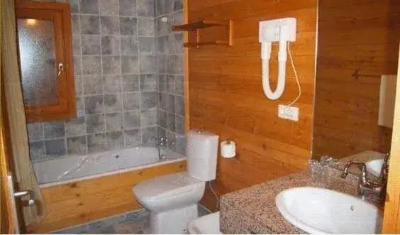 Bathroom in Hotel Piedra