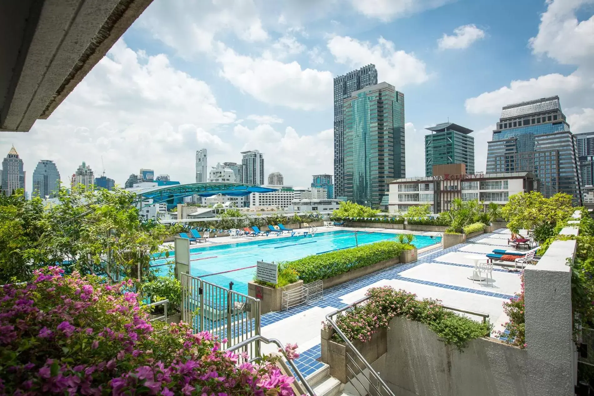 Swimming pool in Trinity Silom Hotel
