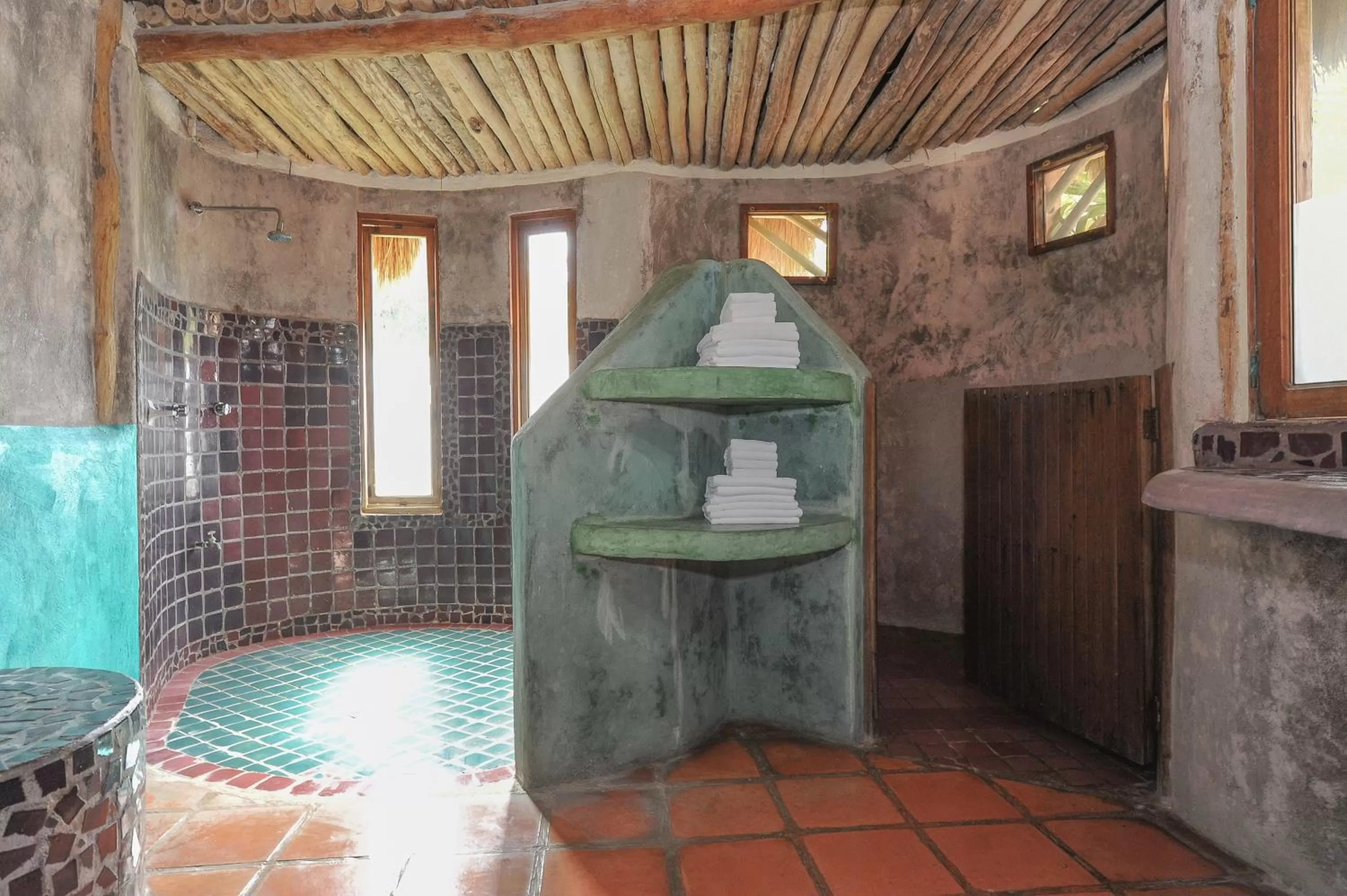 Shower in Zamas Hotel