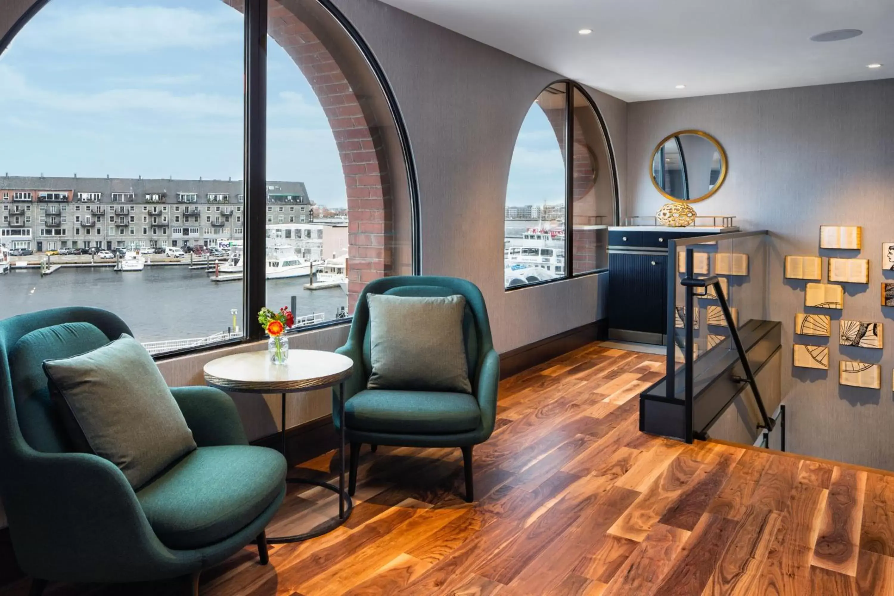 Lounge or bar, Seating Area in Boston Marriott Long Wharf