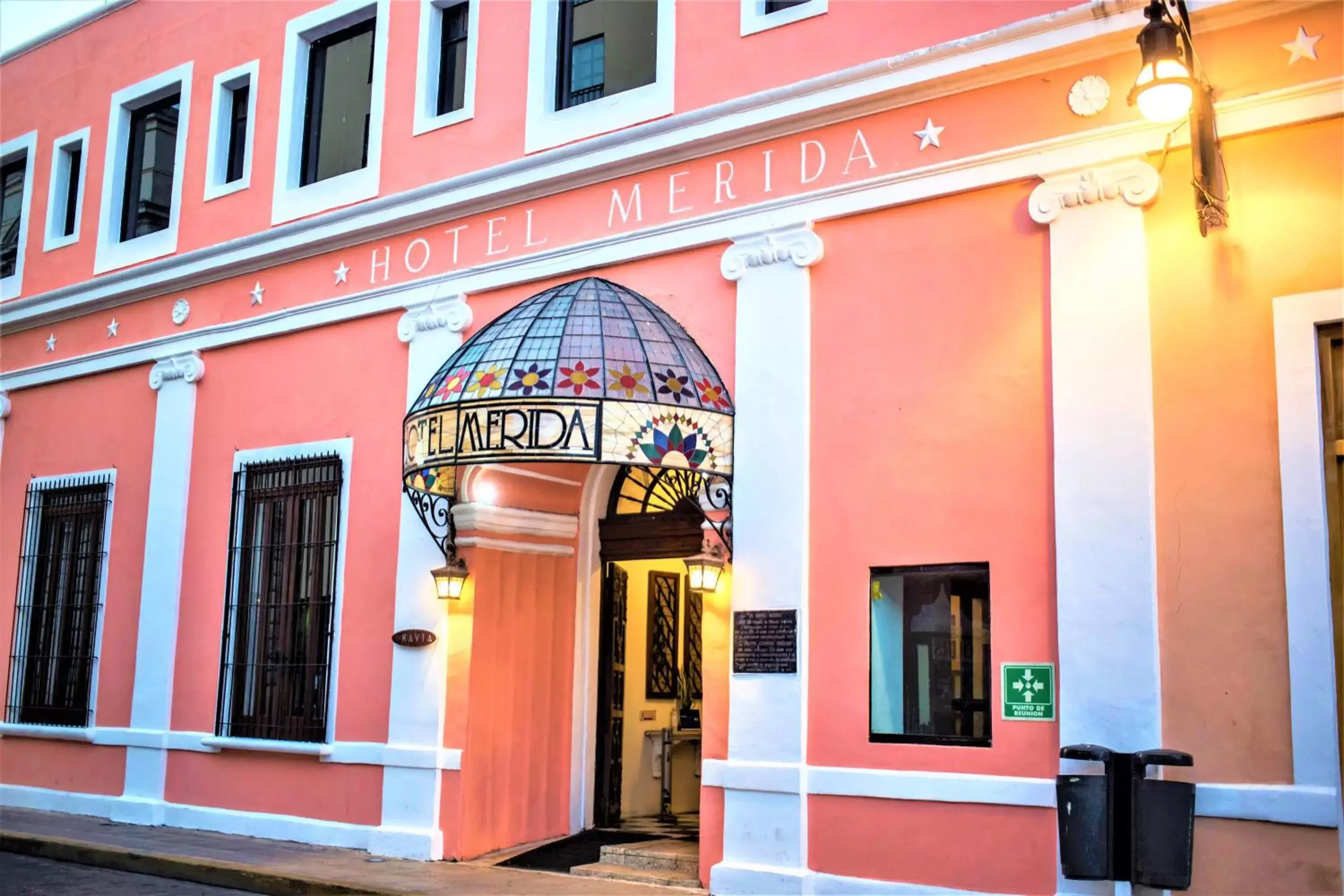 Property building in Hotel Merida