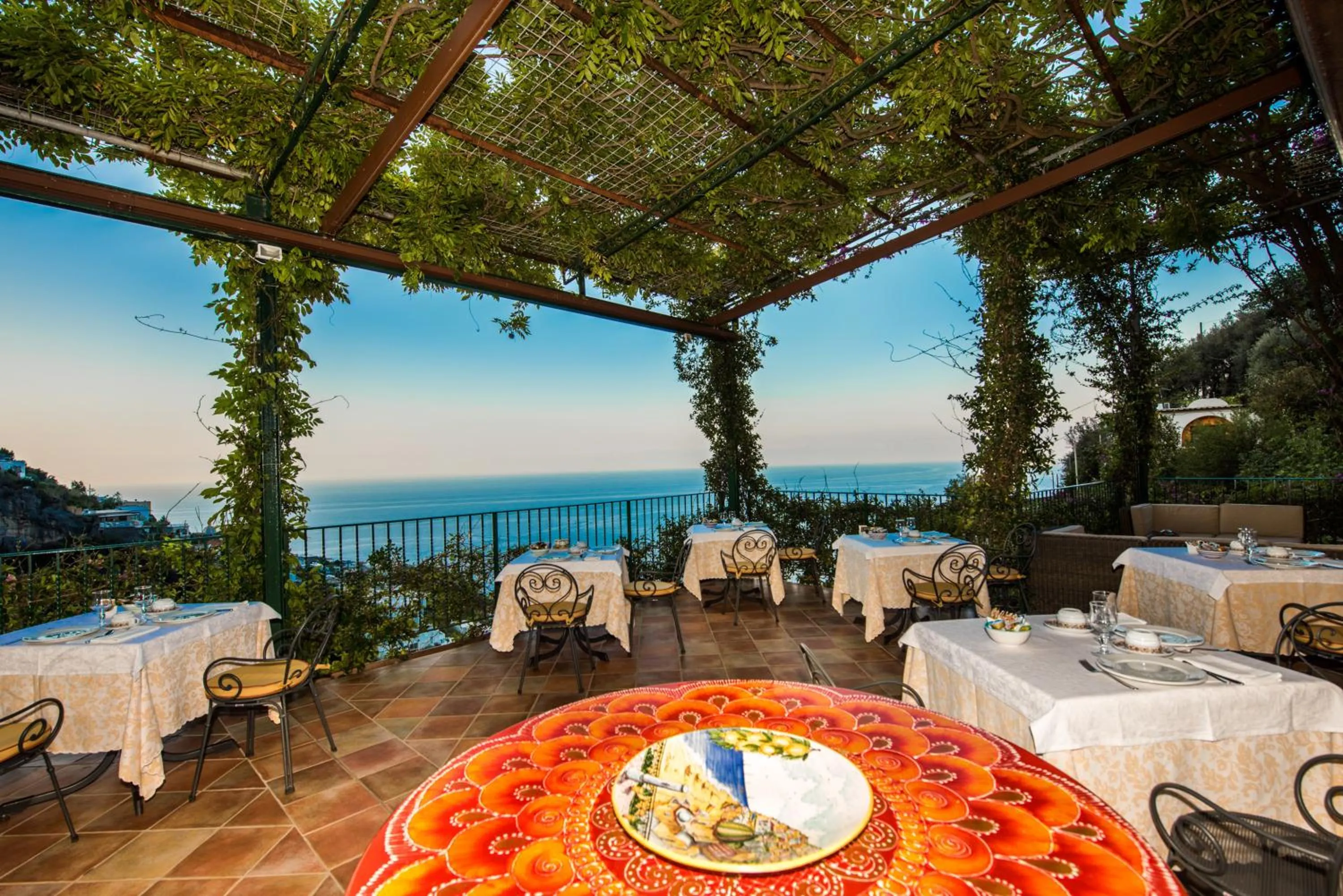 Restaurant/places to eat in Hotel Pellegrino