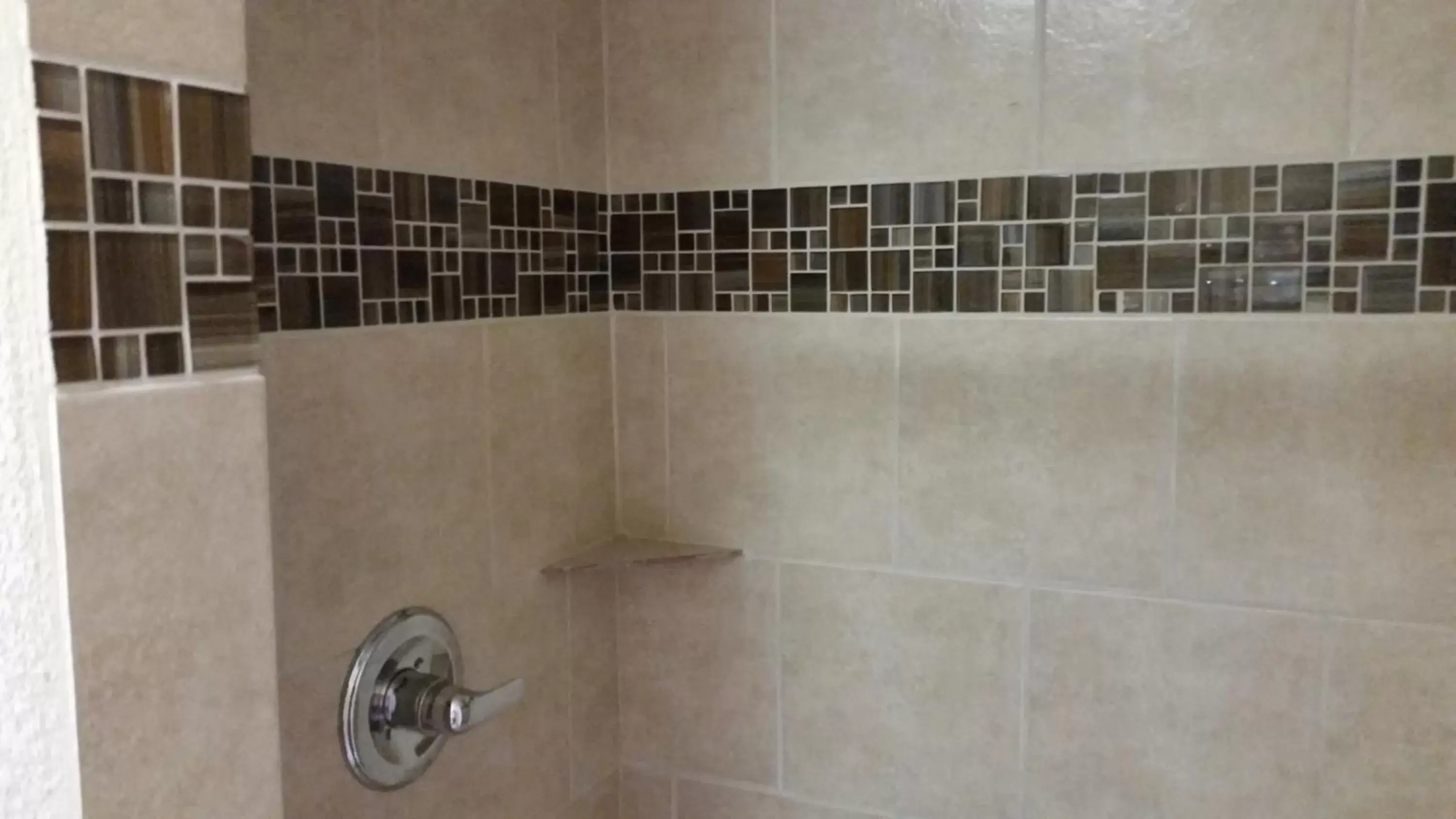 Shower, Bathroom in Travel Inn Snyder