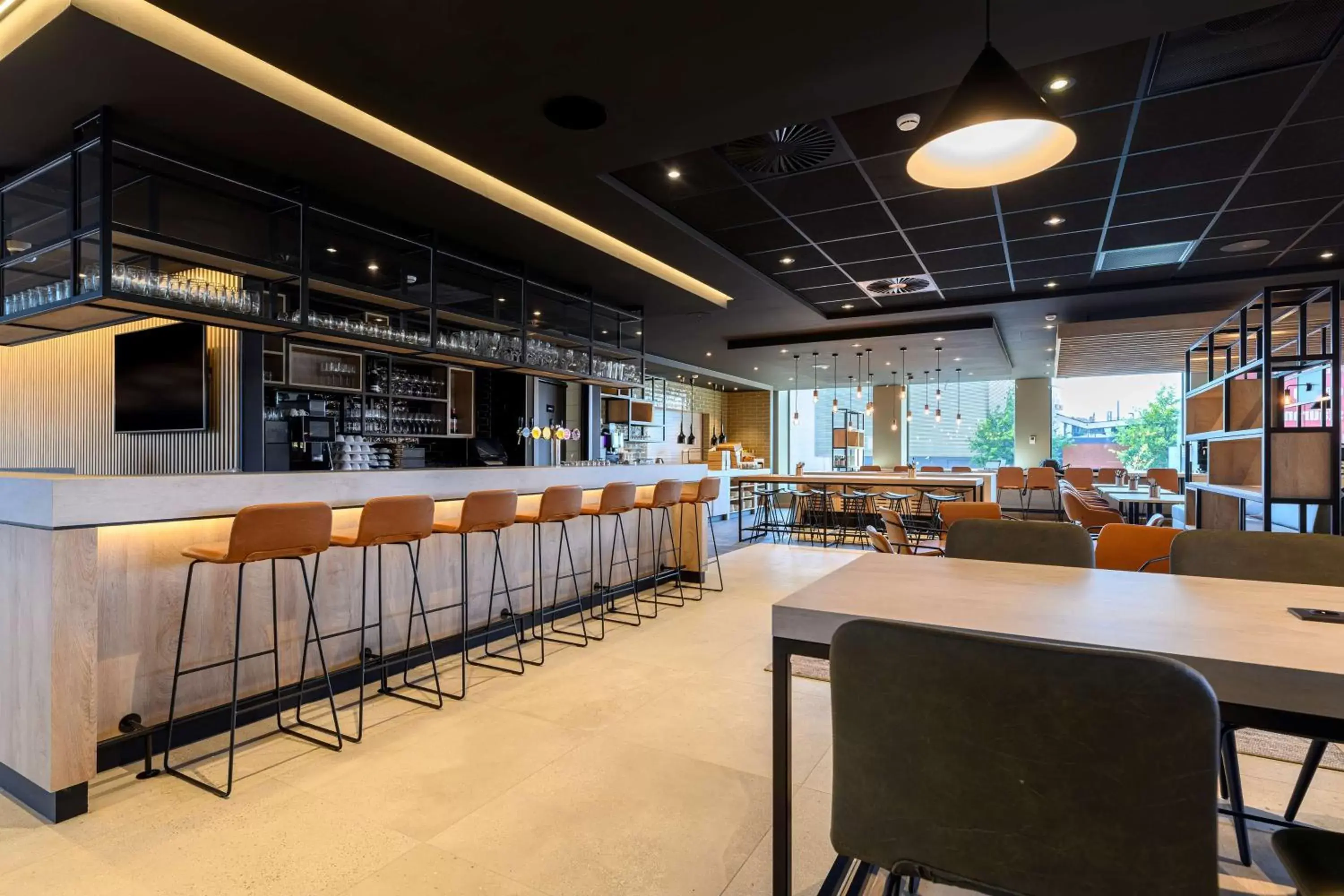 Lounge or bar in Park Inn by Radisson Antwerp Berchem