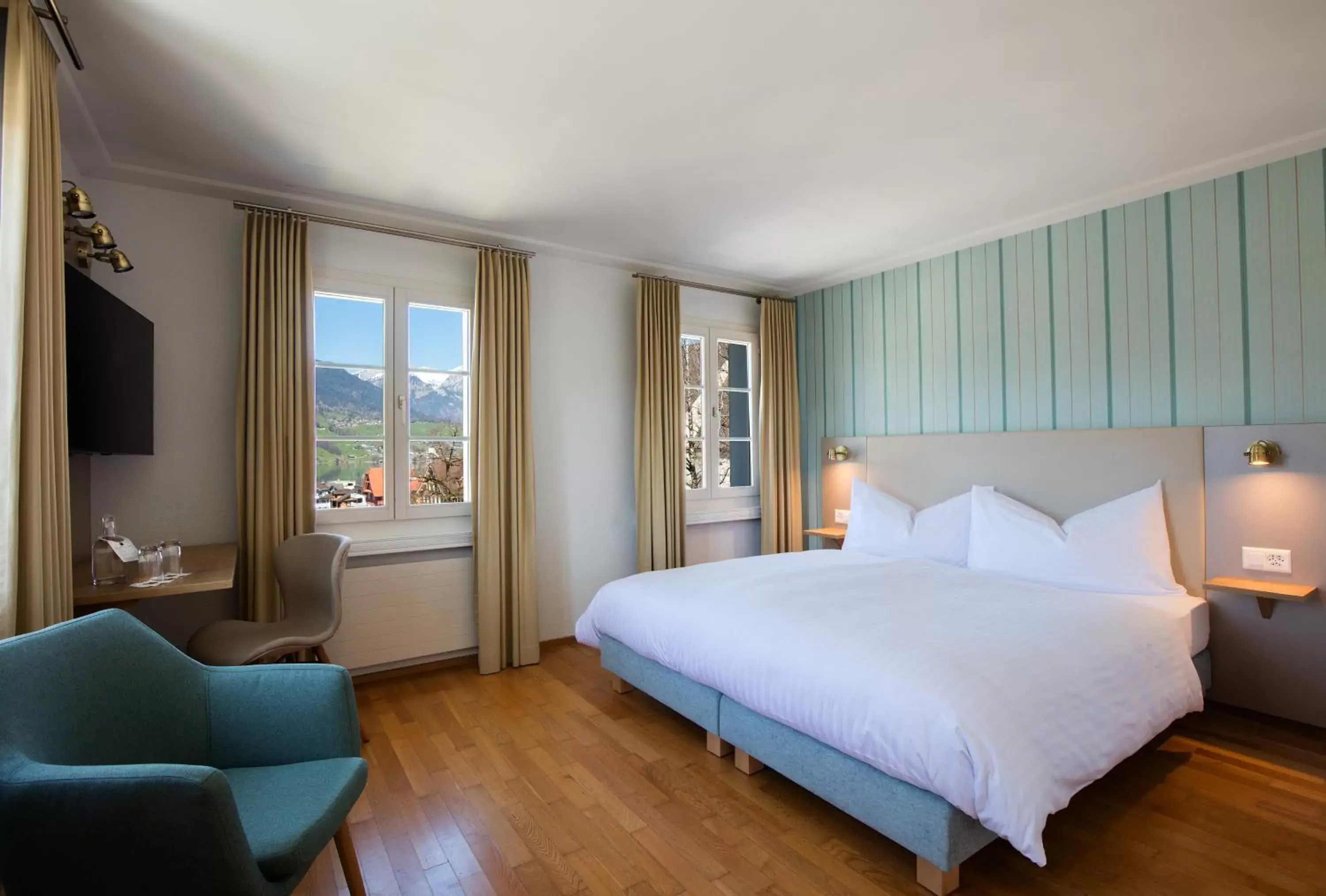 Bed in Hotel Kreuz by b-smart