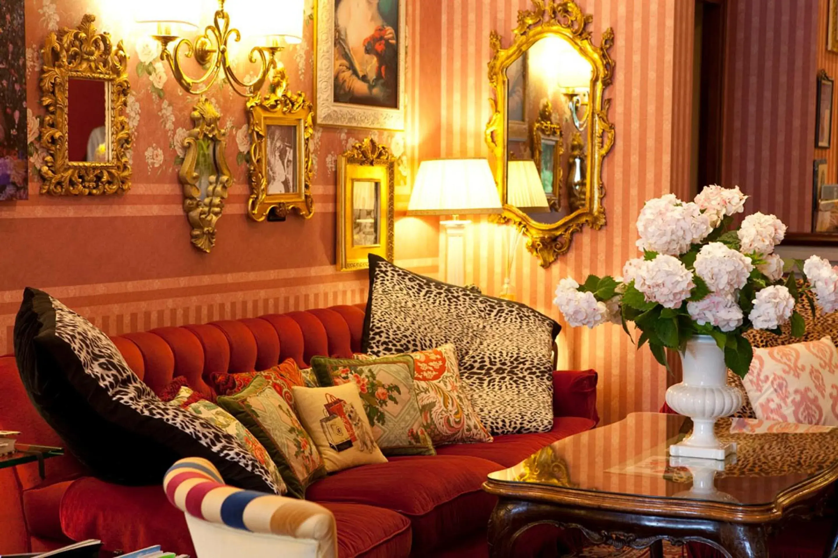 Lobby or reception, Seating Area in Villa Abbazia Relais & Chateaux