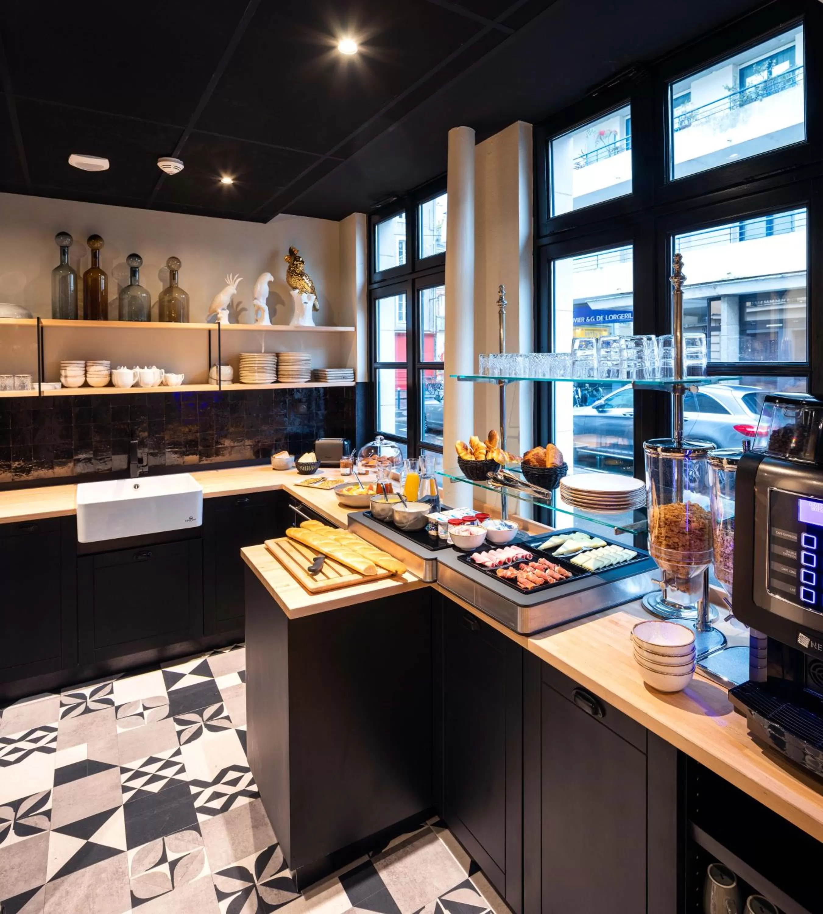 Dining area in Hôtel Lanjuinais