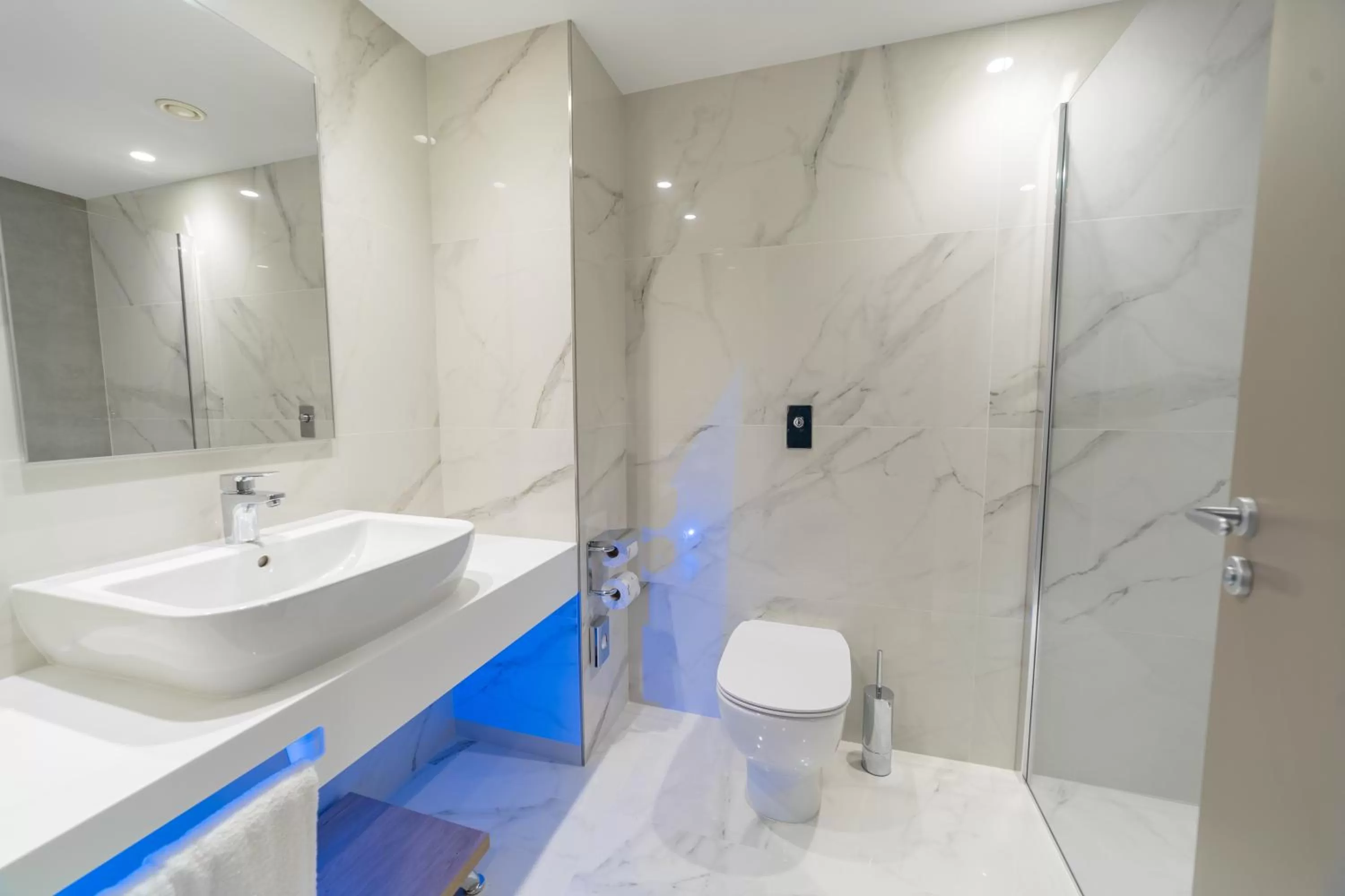 Shower in Mercure St. Julian's Malta