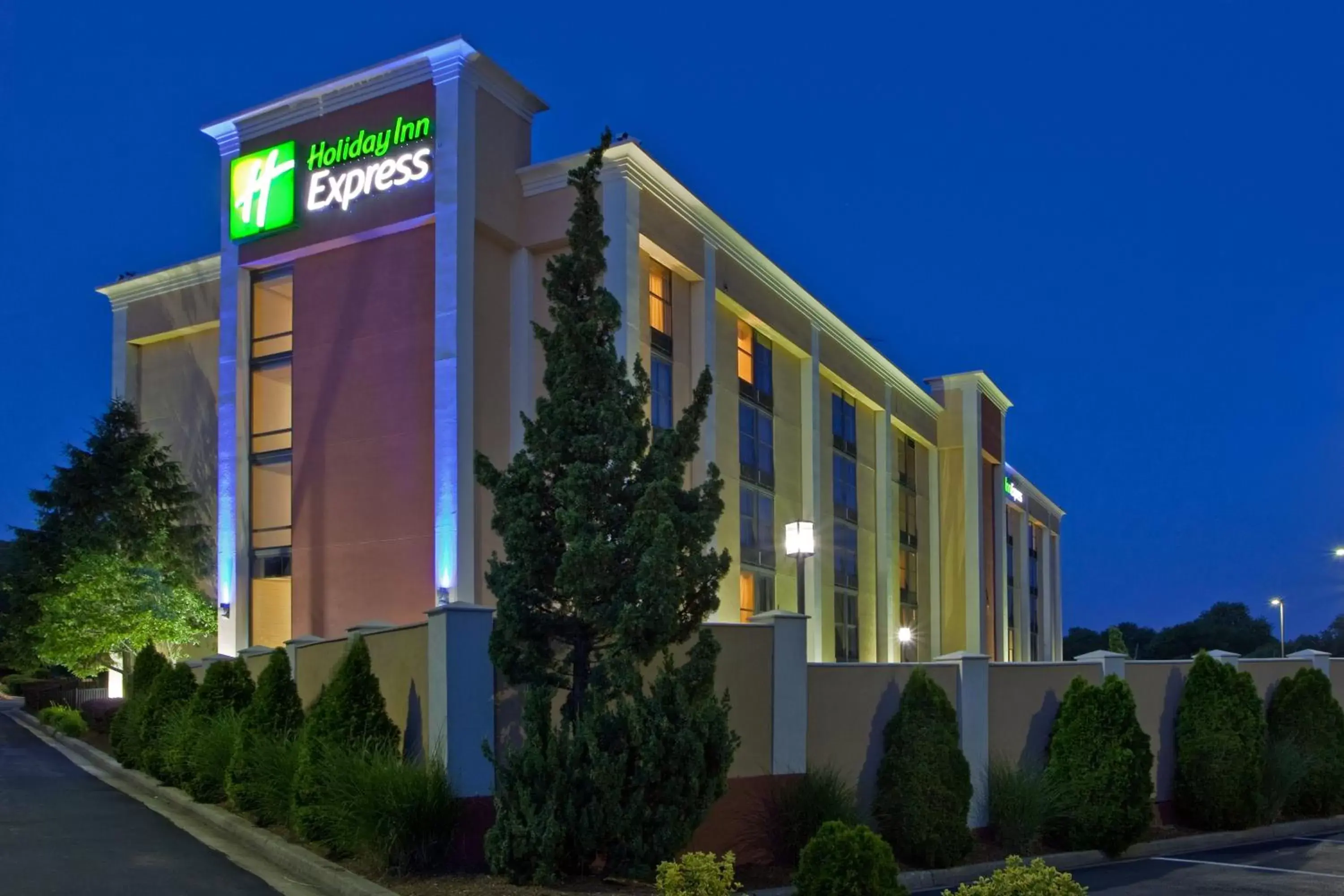 Property Building in Holiday Inn Express Washington DC East- Andrews AFB, an IHG Hotel