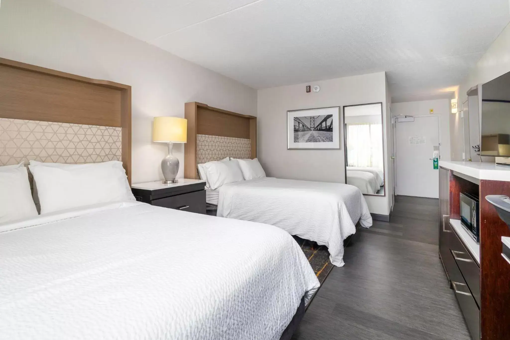 Double Room with Two Double Beds - Disability Access/Non-Smoking in Holiday Inn Weirton-Steubenville Area Double Room with Two Double Beds - Disability Access/Non-Smoking in Holiday Inn Weirton-Steubenville Area