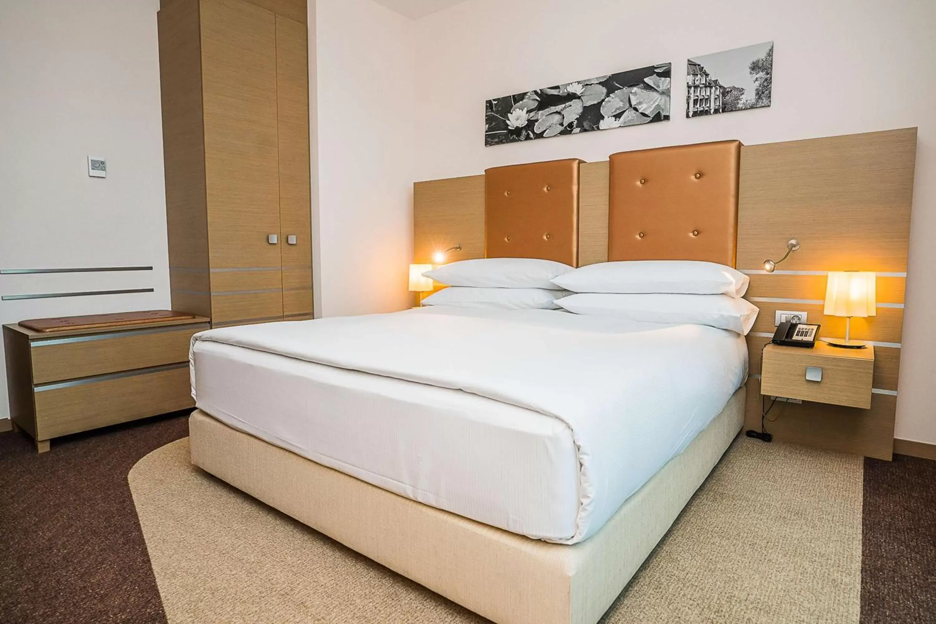 Bed in DoubleTree by Hilton Oradea