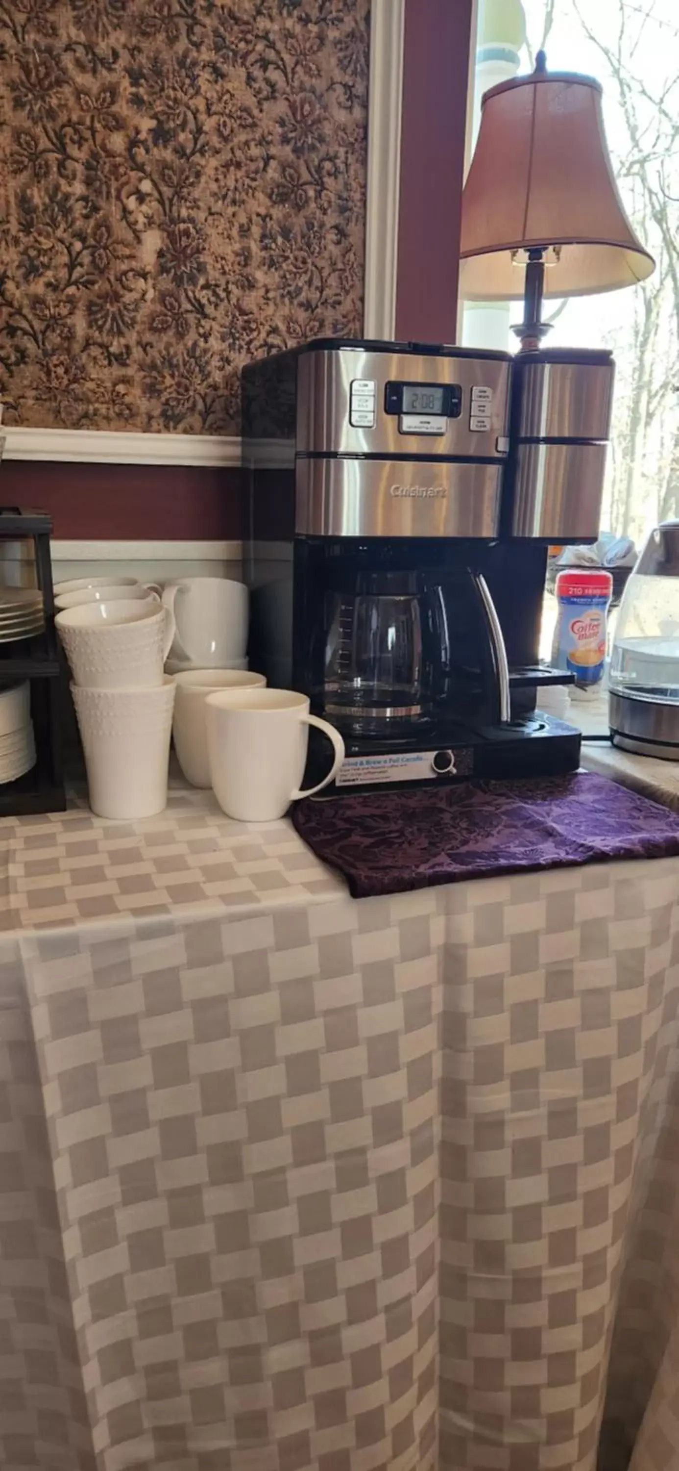 Coffee/tea facilities in Oaklawn Inn