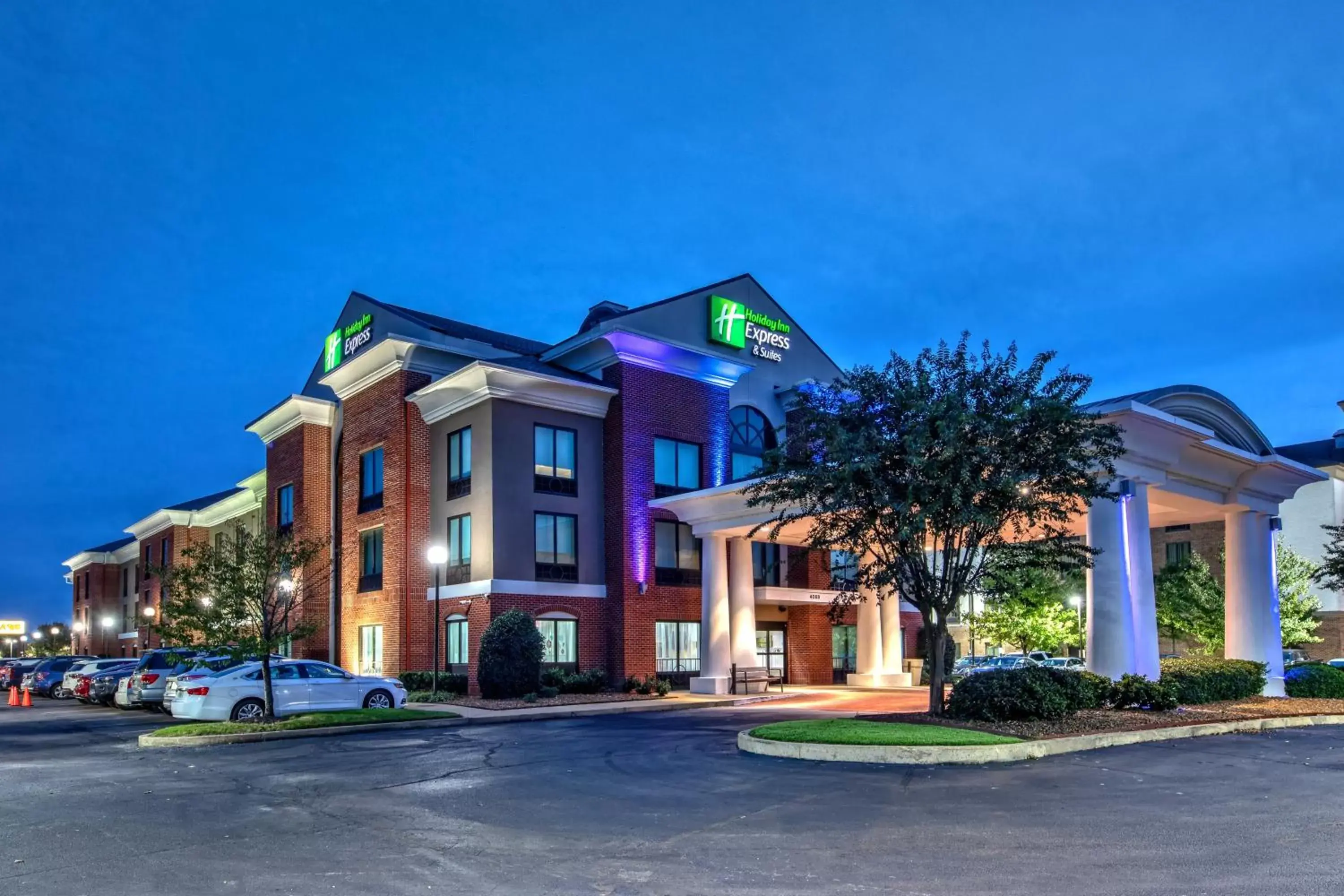 Property Building in Holiday Inn Express Hotel & Suites Memphis Southwind, an IHG Hotel